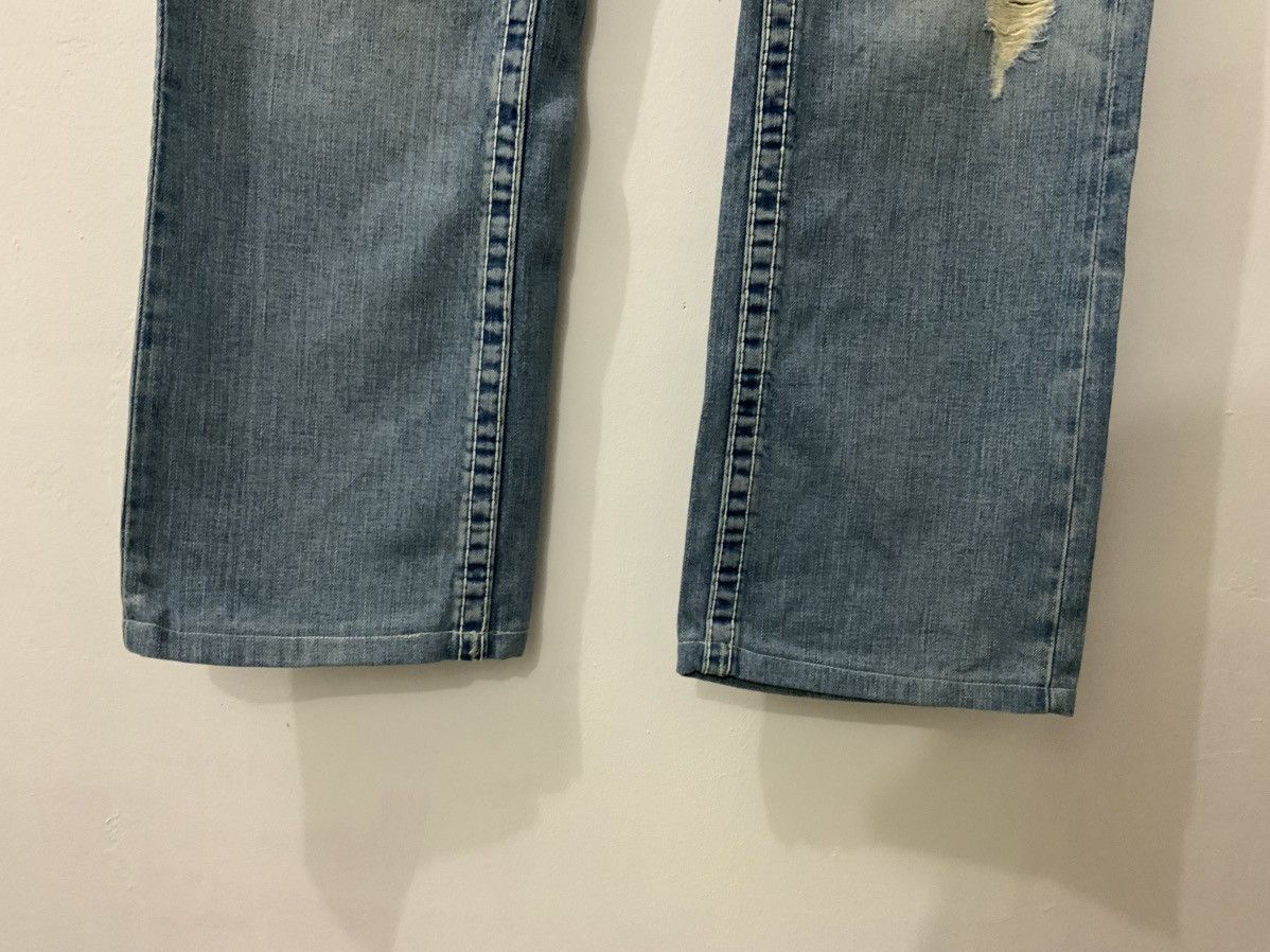 True Religion True Religion Distressed Acid Wash Fade Jeans Size US 33 - 6 Thumbnail