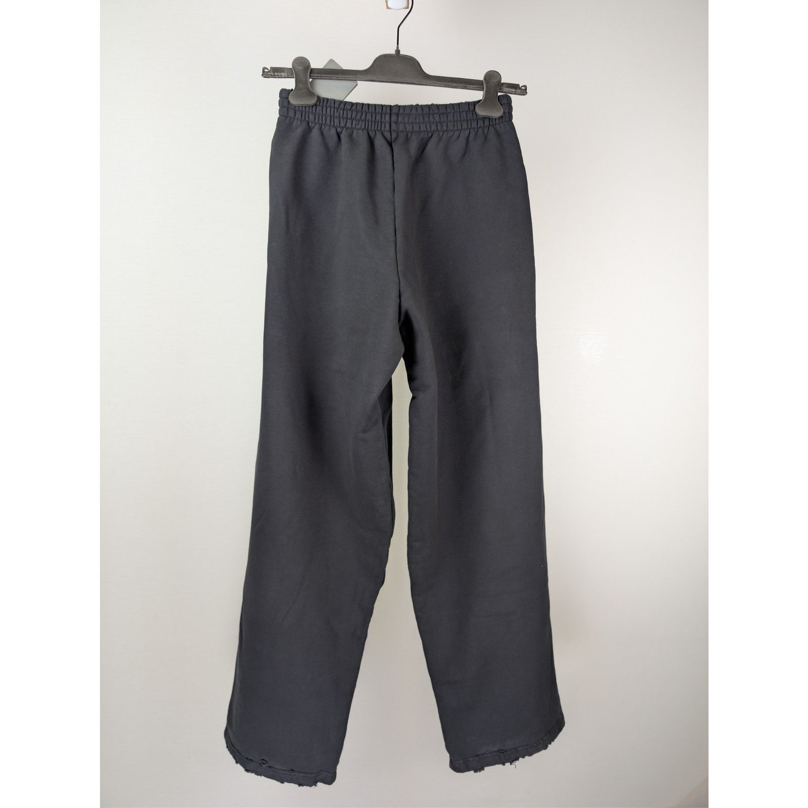 Balenciaga o1rshd1 Baggy Sweatpants in Washed Black Size US 28 / EU 44 - 12 Thumbnail