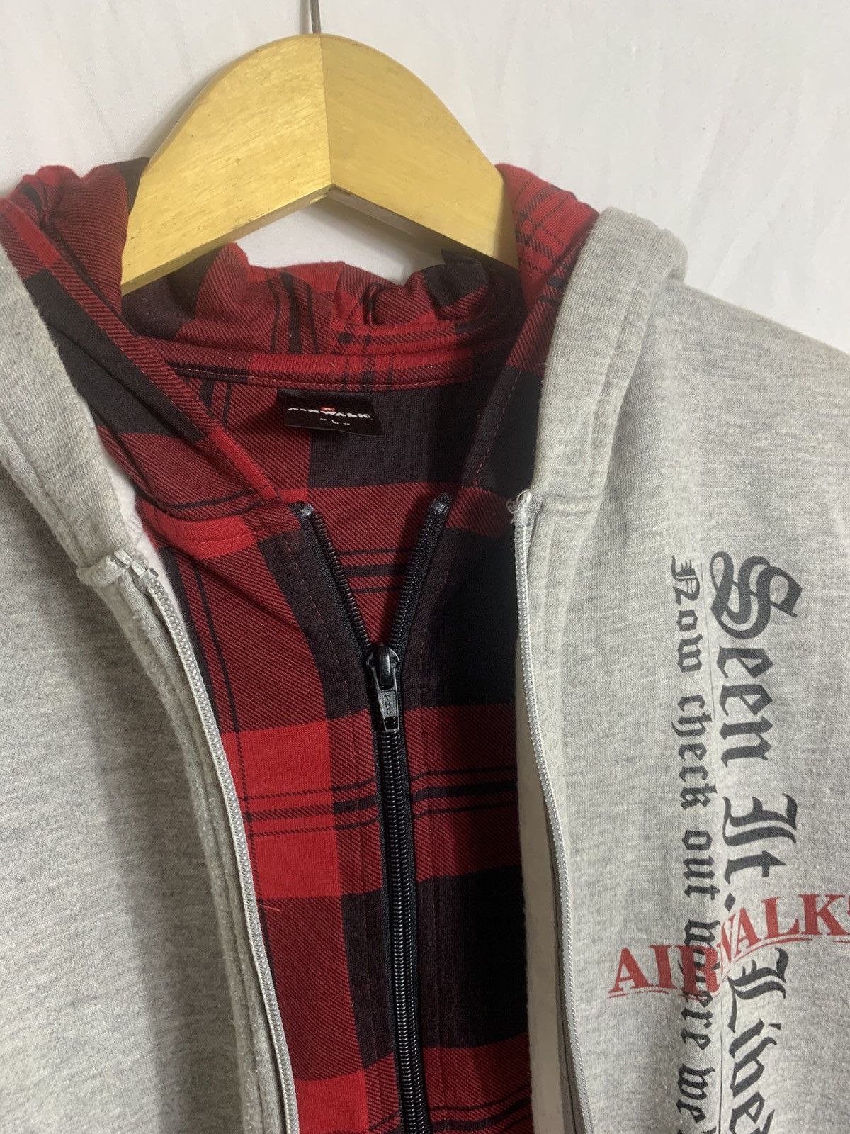 Japanese Brand Airwalk Doublelayer Zip style Size US M / EU 48-50 / 2 - 12 Thumbnail