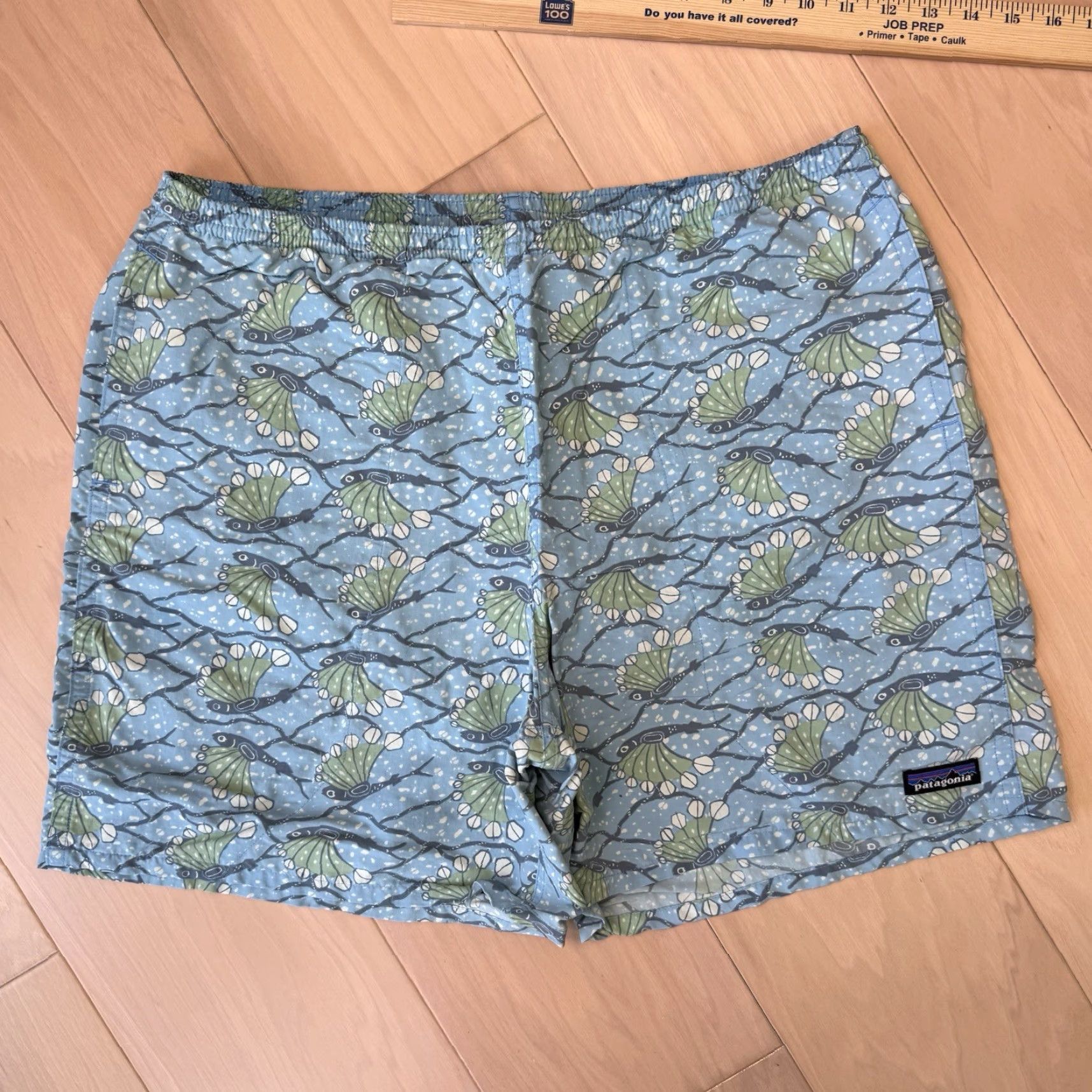 Patagonia Patagonia Baggies Large Blue Lined Shorts Lined 6" Inseam Hexy Fish Pattern Size US 33 - 2 Thumbnail