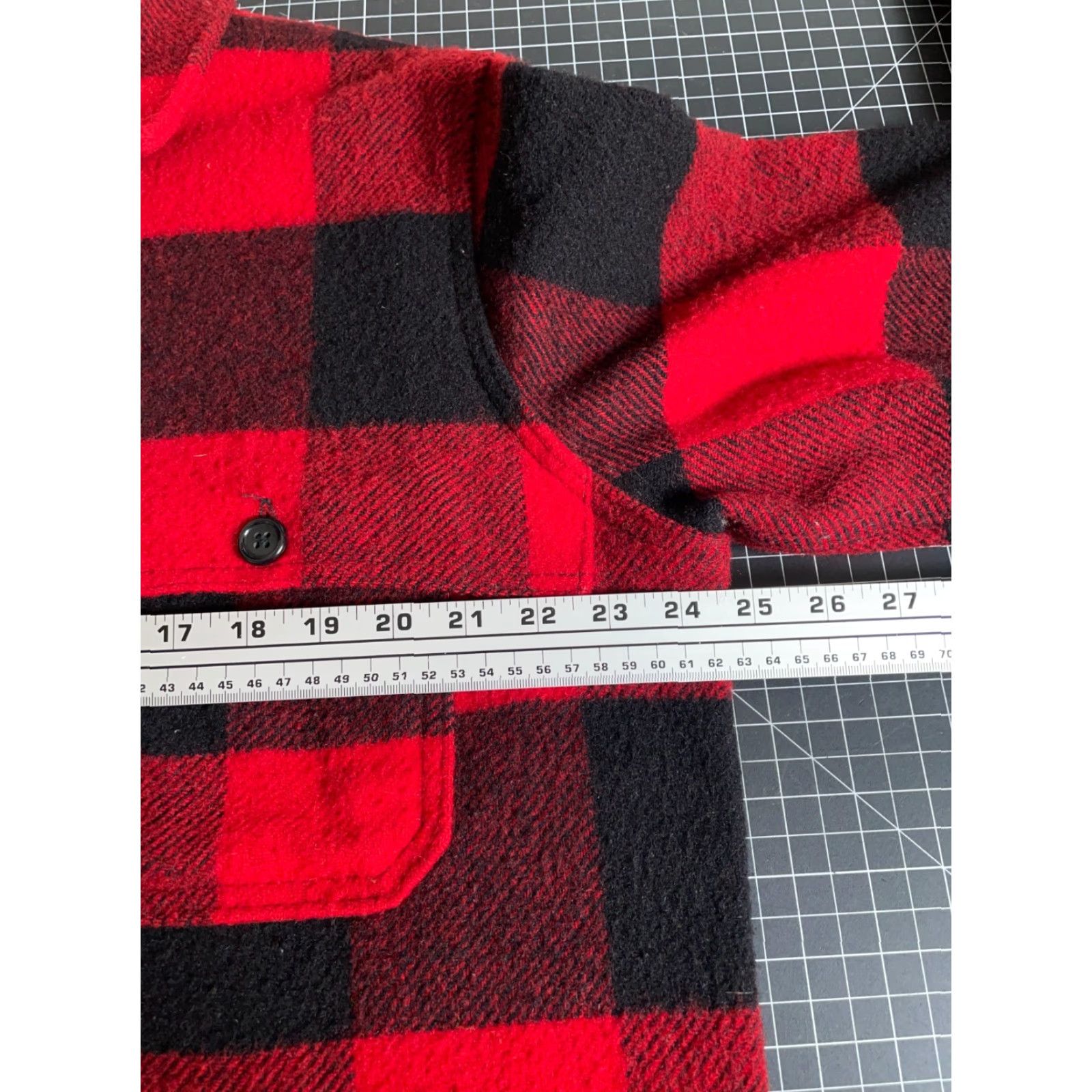 Vintage VINTAGE Woolrich Jacket Chore Buffalo Plaid Red Black USA Made Workwear Mens Large Jacket Size US L / EU 52-54 / 3 - 5 Thumbnail