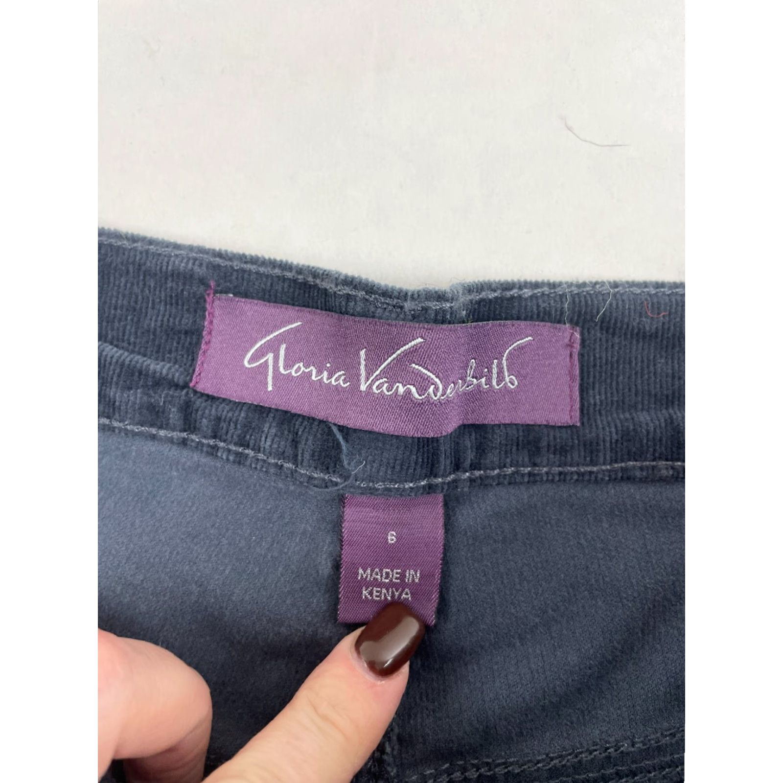 Gloria Vanderbilt Gloria Vanderbilt Pants Women's Size 6 Blue Mid-Rise Corduroy Flat Front Straight Hemmed to 29" Inseam 29" Chino Solid Womens Size 28" / US 6 / IT 42 - 6 Thumbnail