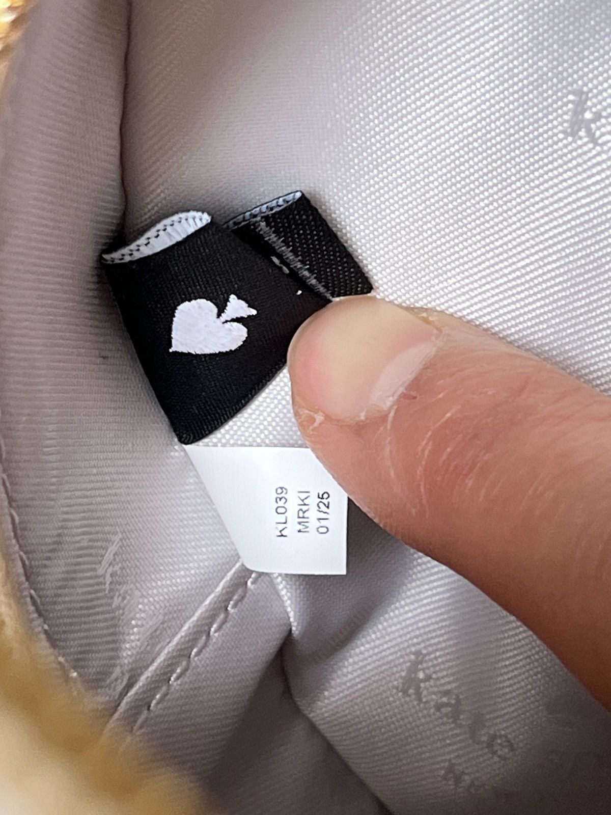 Kate Spade Kate Spade Love Shack Perforated Heart Crossbody Size ONE SIZE - 12 Thumbnail