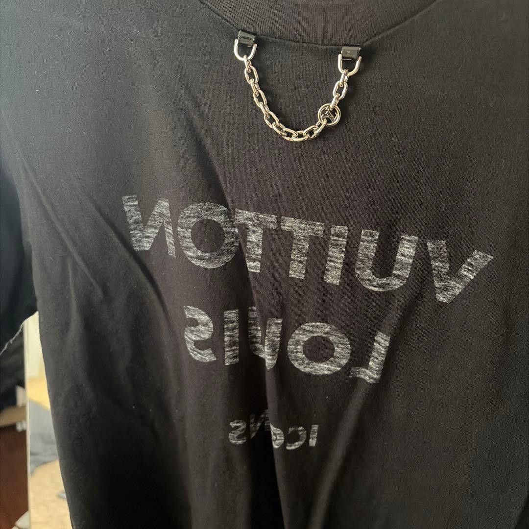 Louis Vuitton Louis Vuitton Black Inverted Logo T-Shirt with Chain Size US M / EU 48-50 / 2 - 4 Thumbnail