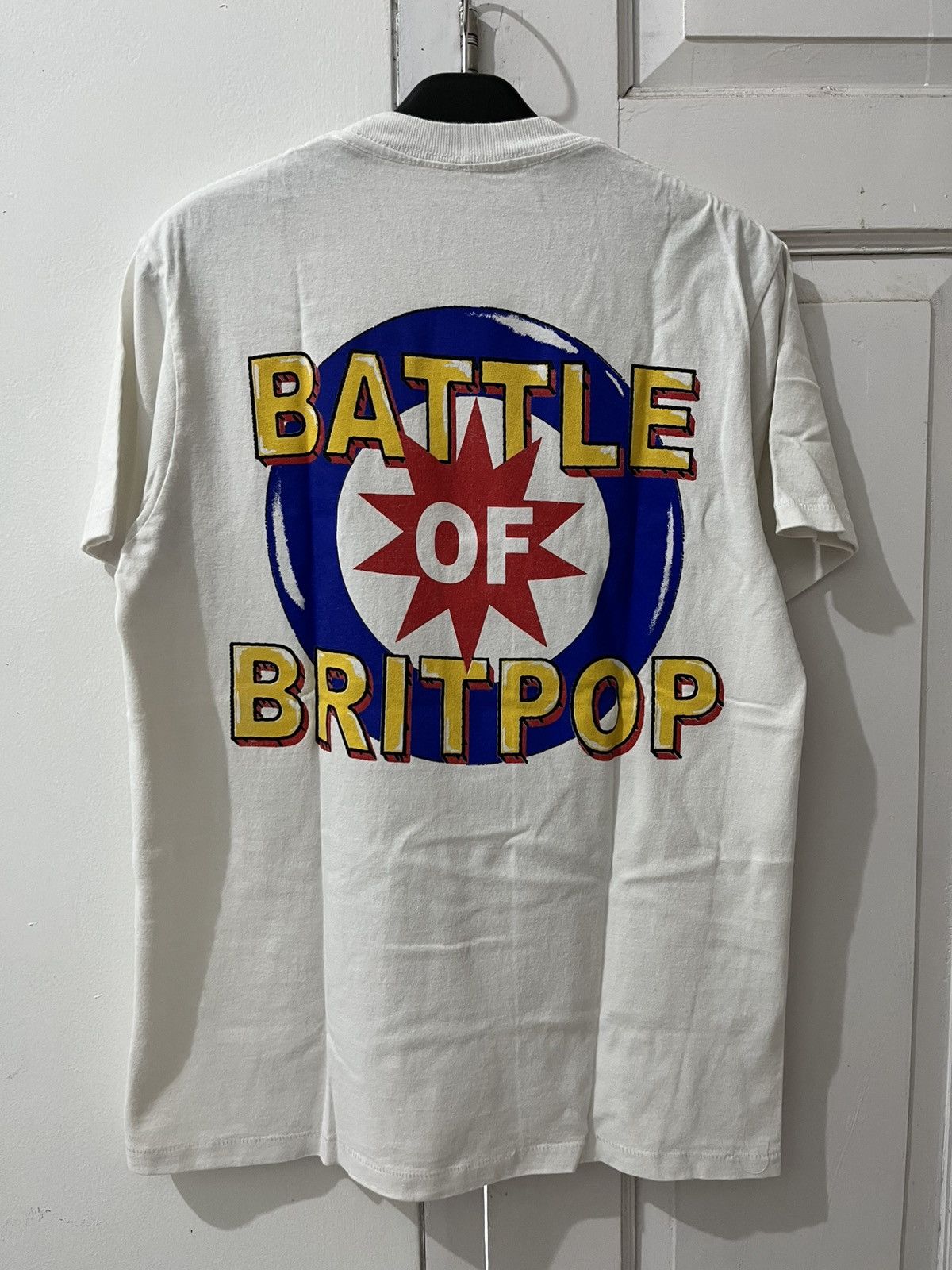 Band Tees OASIS VS BLUR BATTLE OF BRITPOP Size US M / EU 48-50 / 2 - 3 Thumbnail
