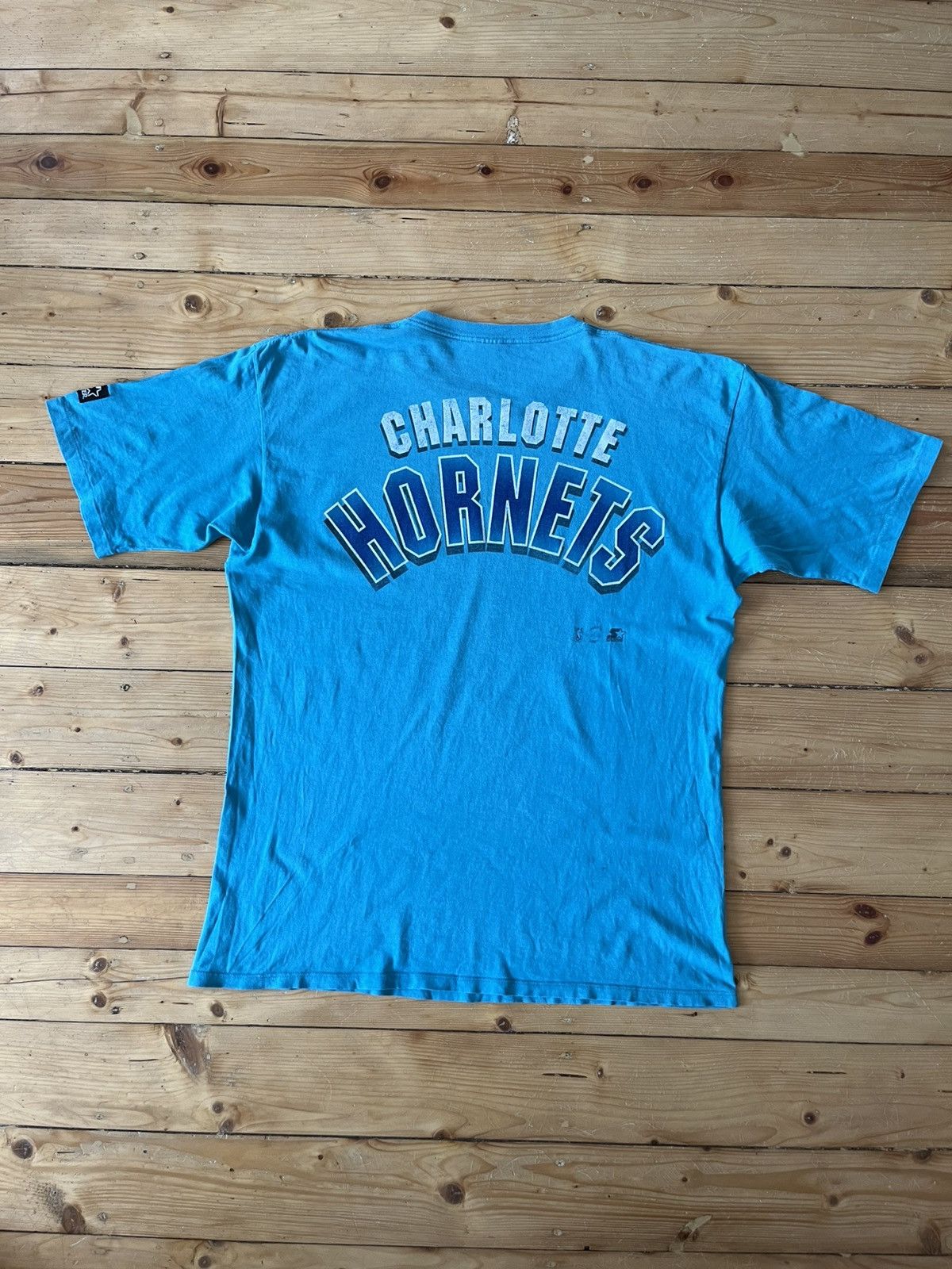 NBA Vintage 90s Charlotte Hornets Starter Tshirt Size US XL / EU 56 / 4 - 8 Thumbnail