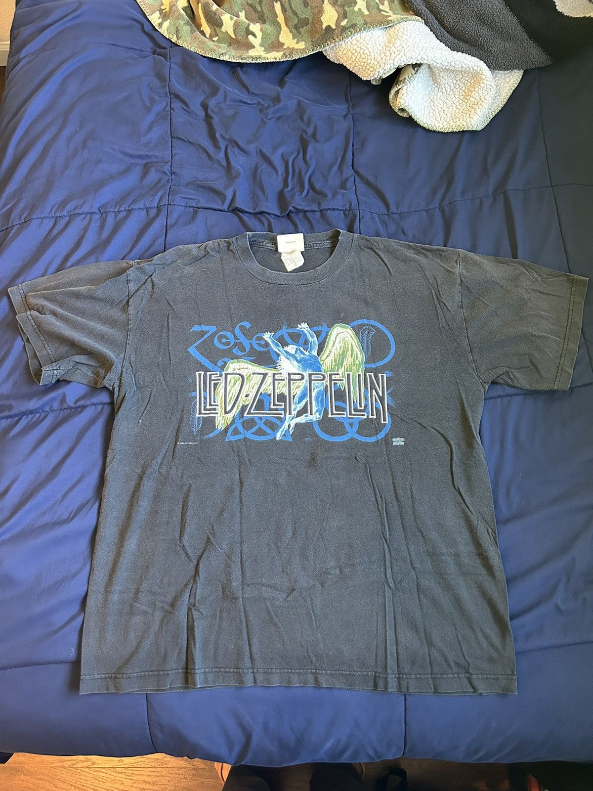 Led Zeppelin t-shirt