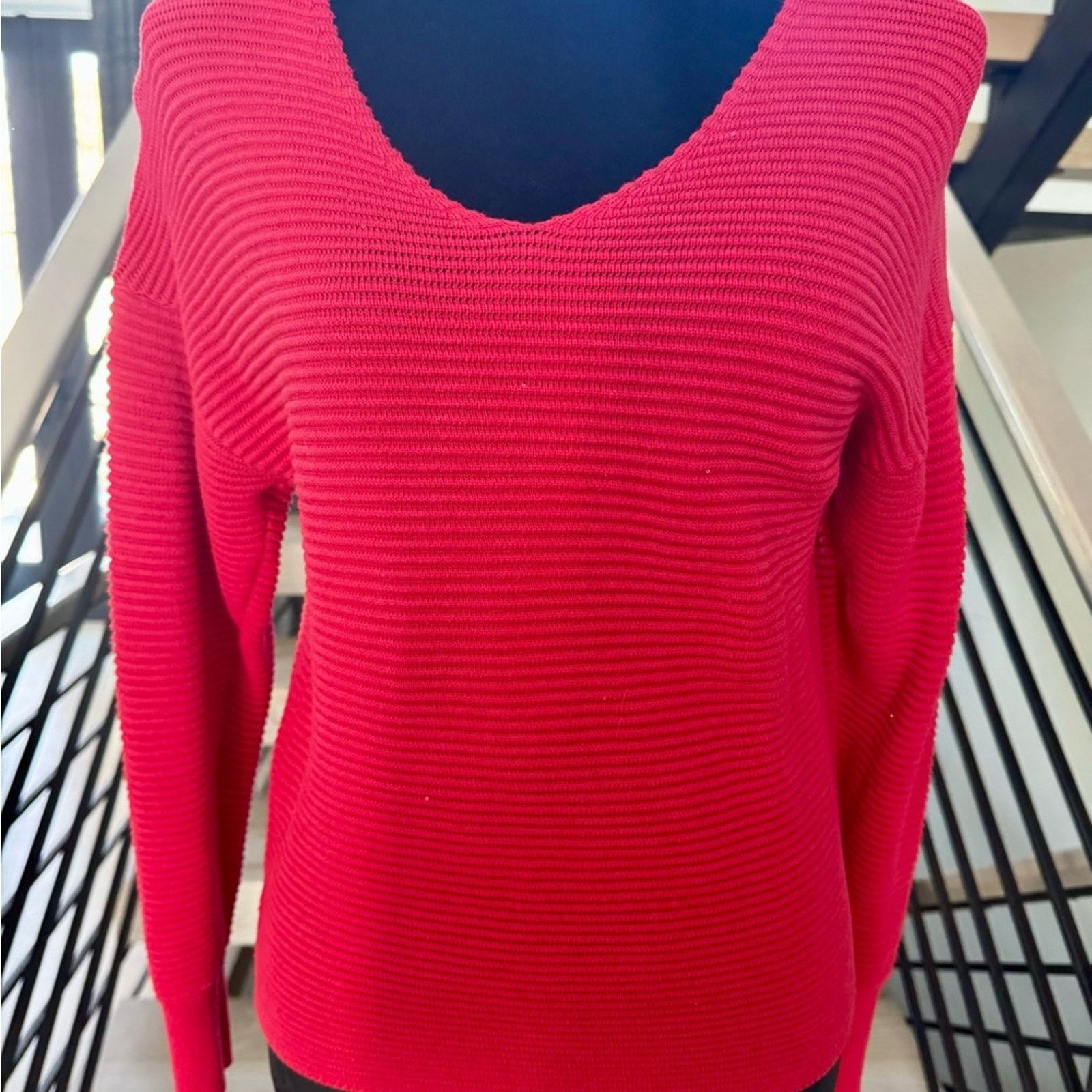 Tommy Bahama New Tommy Bahama Women's V-Neck Sweater in Red size S Size S / US 4 / IT 40 - 2 Thumbnail