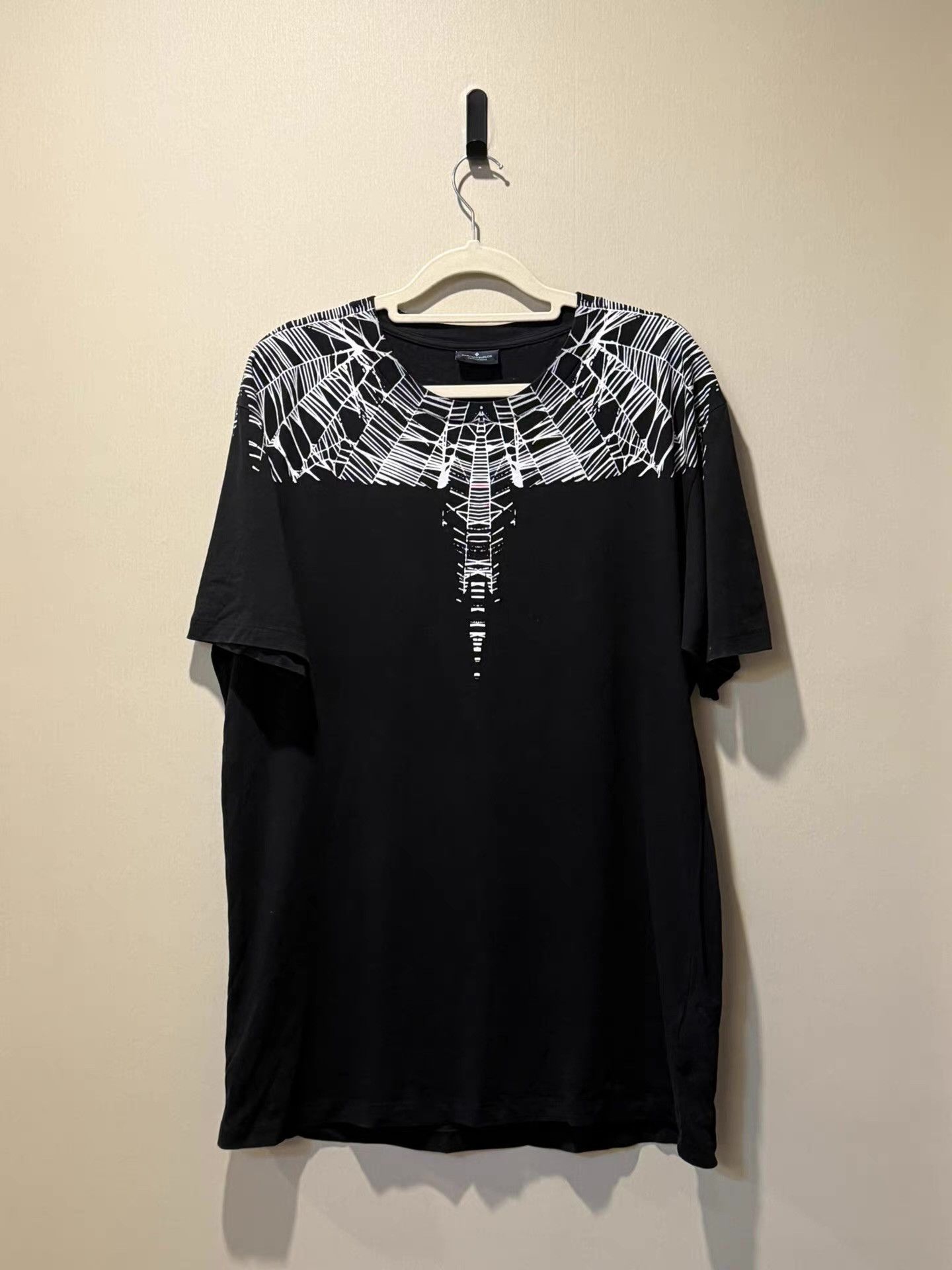 Marcelo Burlon Marcelo Burlon MB Wings Short Sleeve T-Shirt Ｑ20 Size US L / EU 52-54 / 3 - 1 Thumbnail