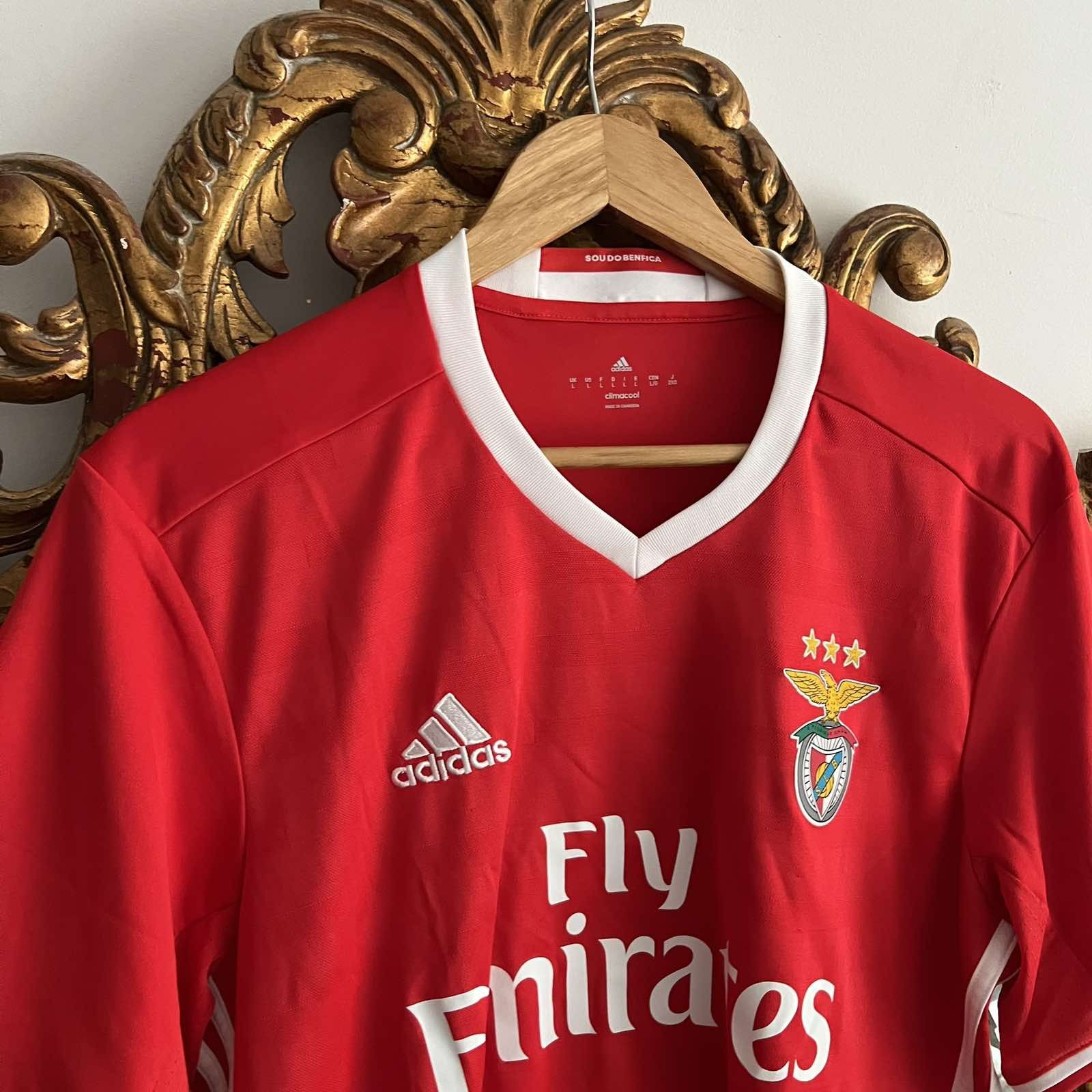 Adidas Adidas Benfica red soccer jersey size L Size US L / EU 52-54 / 3 - 4 Thumbnail