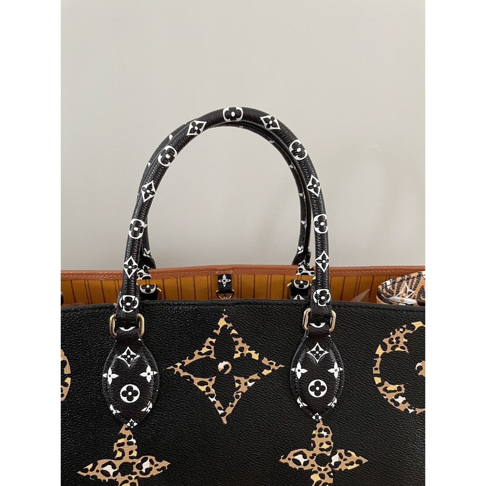 Louis Vuitton OnTheGo Fabric Interior Jungle Monogram Giant Tote GM Size ONE SIZE - 7 Thumbnail