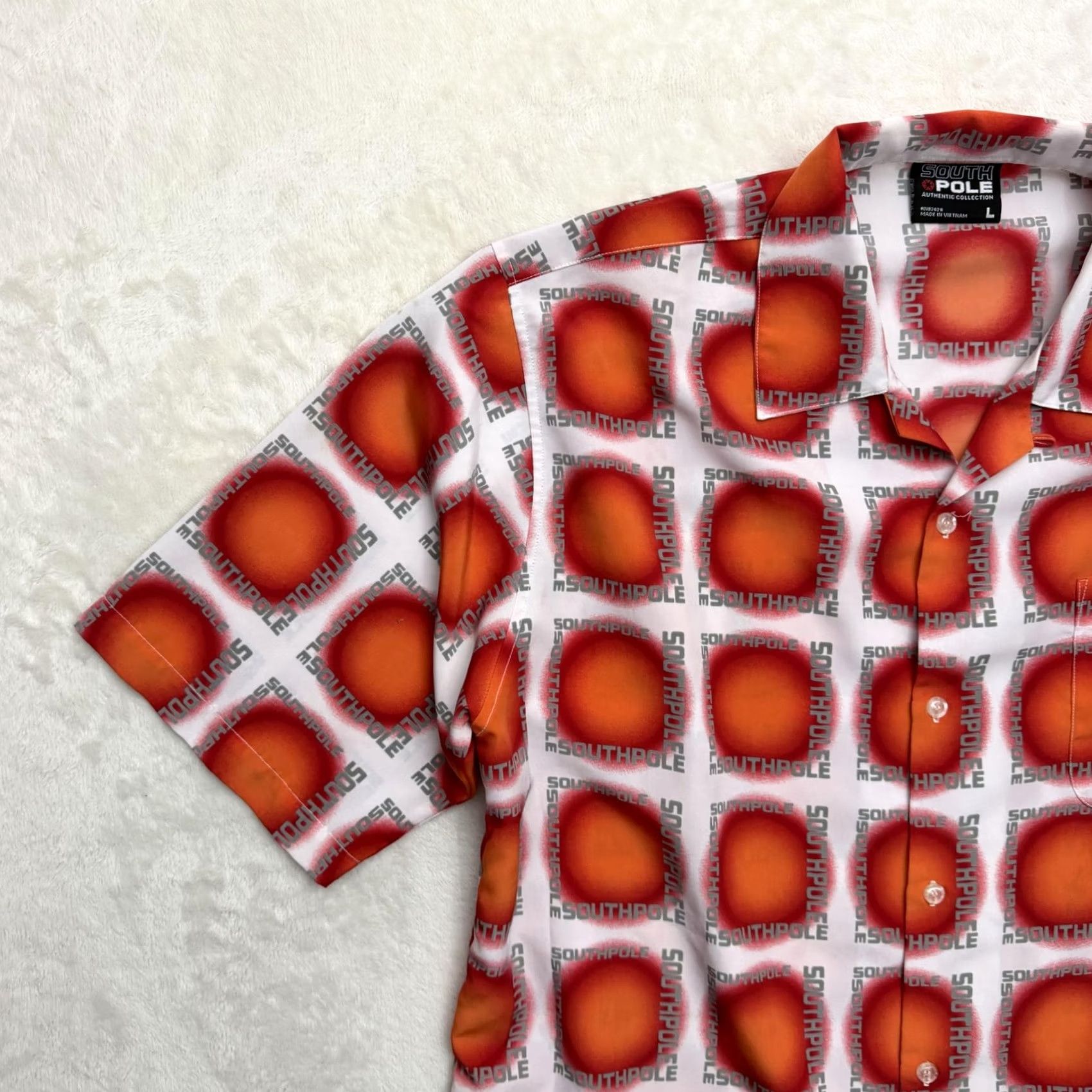 Southpole VINTAGE Southpole Shirt Mens Large Orange Satin Button-Up Short Sleeve Collared Graphic Print Casual Summer (Note: Rephrase within allowed words) Size US L / EU 52-54 / 3 - 6 Thumbnail
