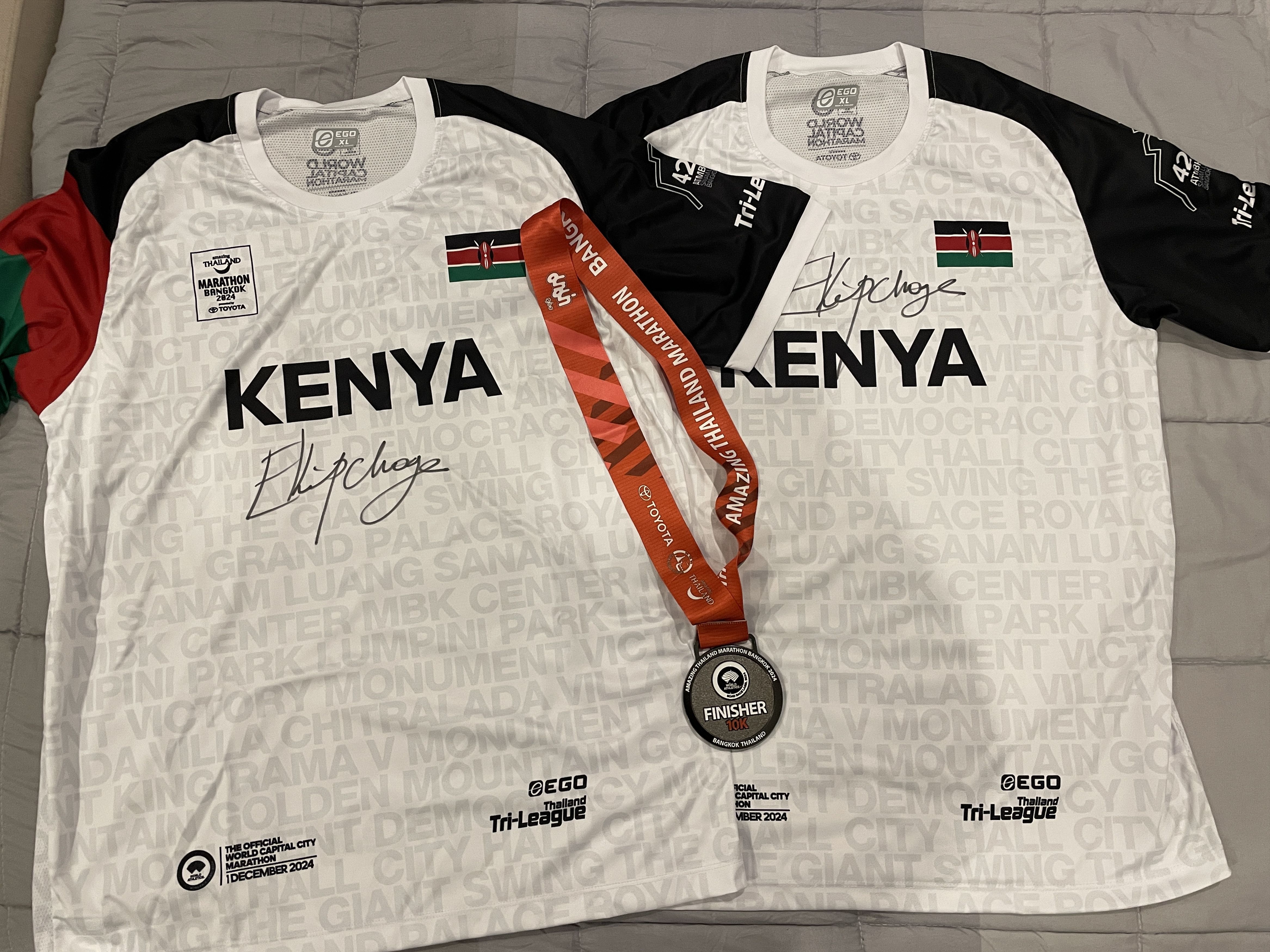 Sports Specialties Signed ELIUD KIPCHOGE Kenya Jersey Size US XL / EU 56 / 4 - 1 Thumbnail
