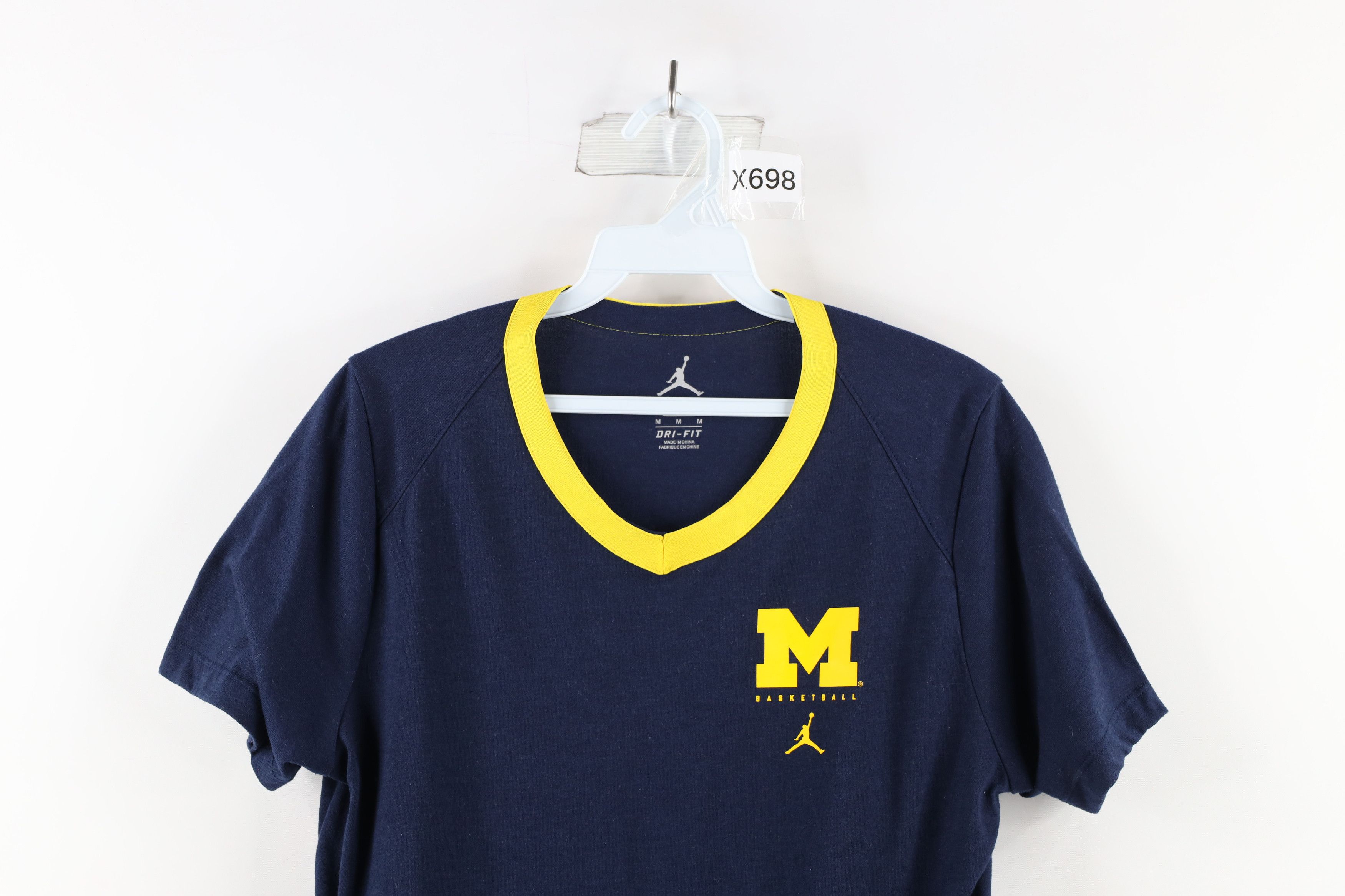 Nike Nike Air Jordan University of Michigan Basketball T-Shirt Size US M / EU 48-50 / 2 - 2 Thumbnail