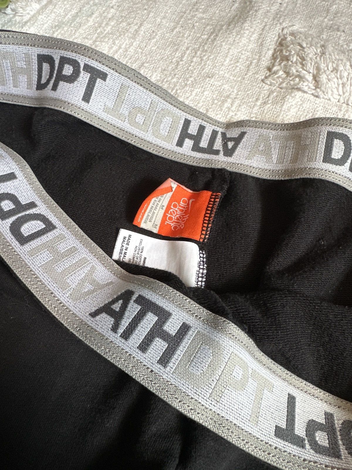 Nike Cropped Nike Joggers Size 28" / US 6 / IT 42 - 3 Thumbnail