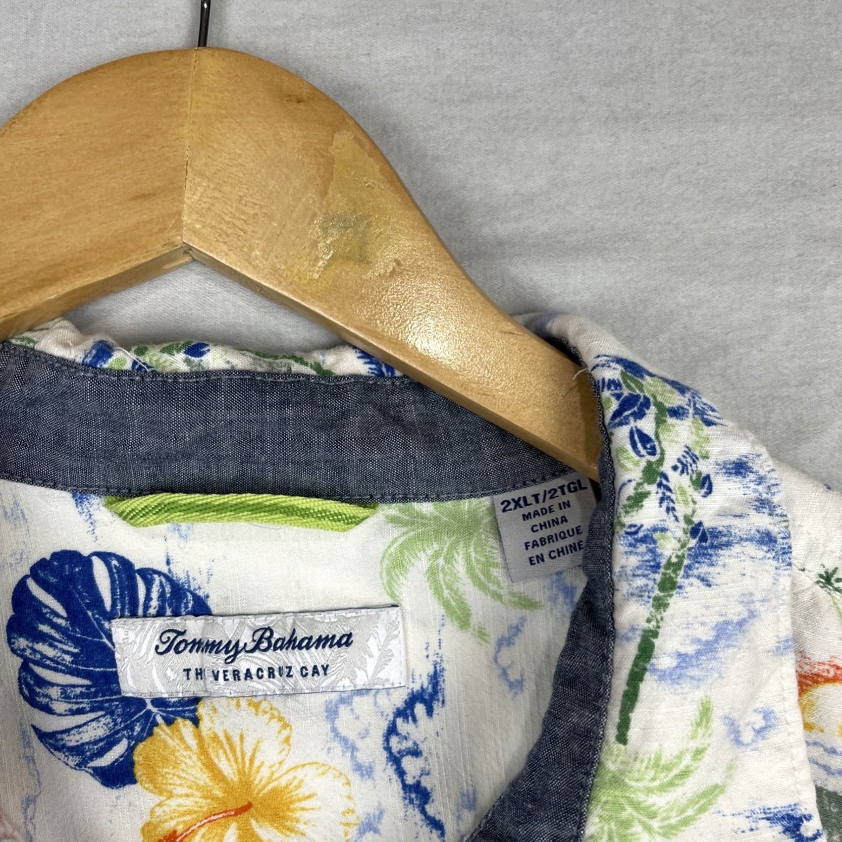 Tommy Bahama Tommy Bahama Shirt Mens 2XL Tall White The Veracruz Cay Hawaiian Tropical Beach Casual Short Sleeve Button-Up Collared Spread Vintage No Size US XXL / EU 58 / 5 - 6 Thumbnail