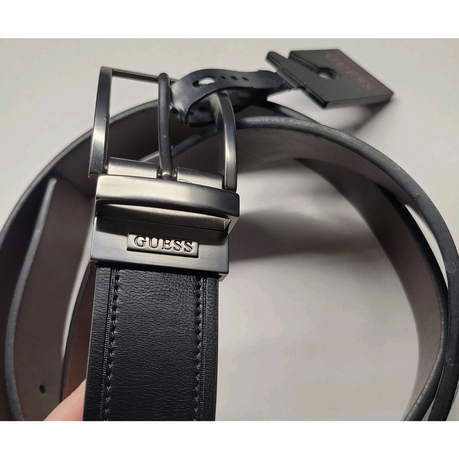 Guess Guess Men's Leather Reversible Belt Black Tan XL 42-44" Size 42 - 1 Thumbnail