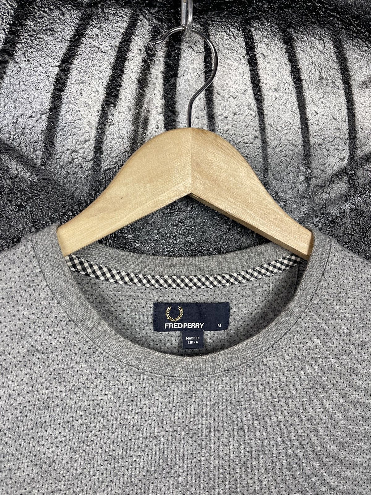 Fred Perry Fred Perry Front Pocket Embroidered Logo Grey Cotton Casual T-Shirt Men’s Size M Size US M / EU 48-50 / 2 - 5 Thumbnail