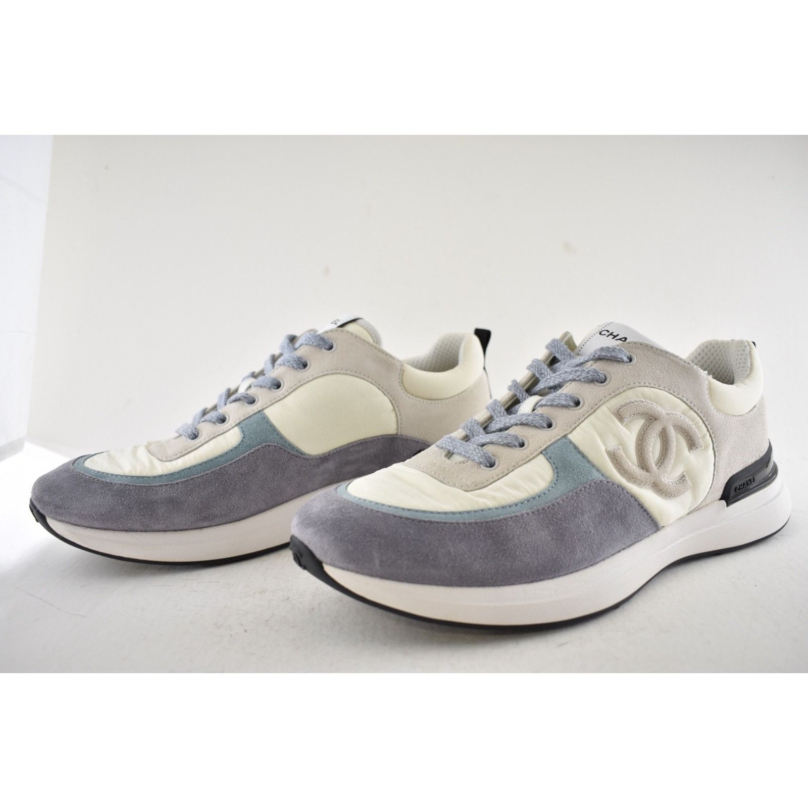 Chanel Mens Suede CC Logo Low Top Lace Up Trainer Sneaker Size US 11 / EU 44 - 10 Thumbnail