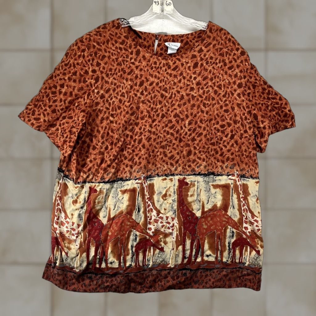 Vintage VINTAGE K Women Giraffe Tunic 22W Plus Women Round Neck Short Sleeve Rayon Button Closure Animal Print Safari 80s 90s Leopard Nature USA Size 3XL / US 20-22 - 1 Thumbnail