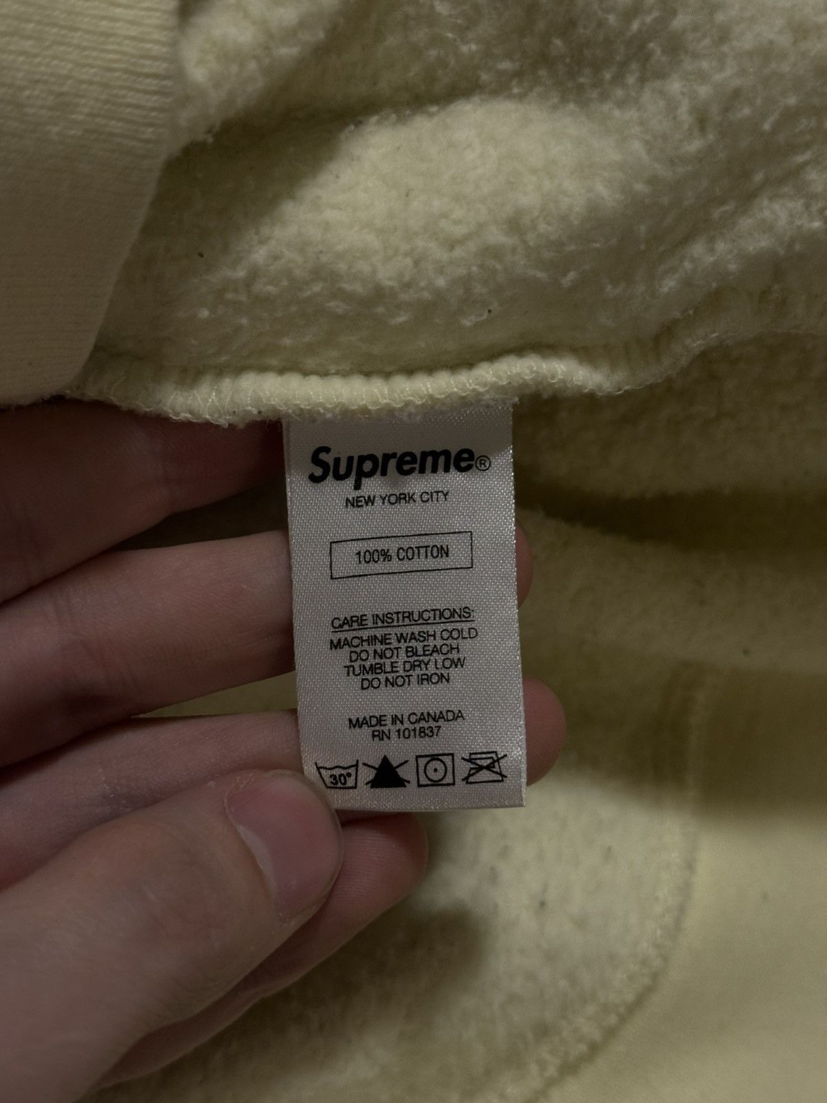 Supreme Supreme Yellow Hoodie Size Large Pre Owned 🧼 Size US L / EU 52-54 / 3 - 9 Thumbnail