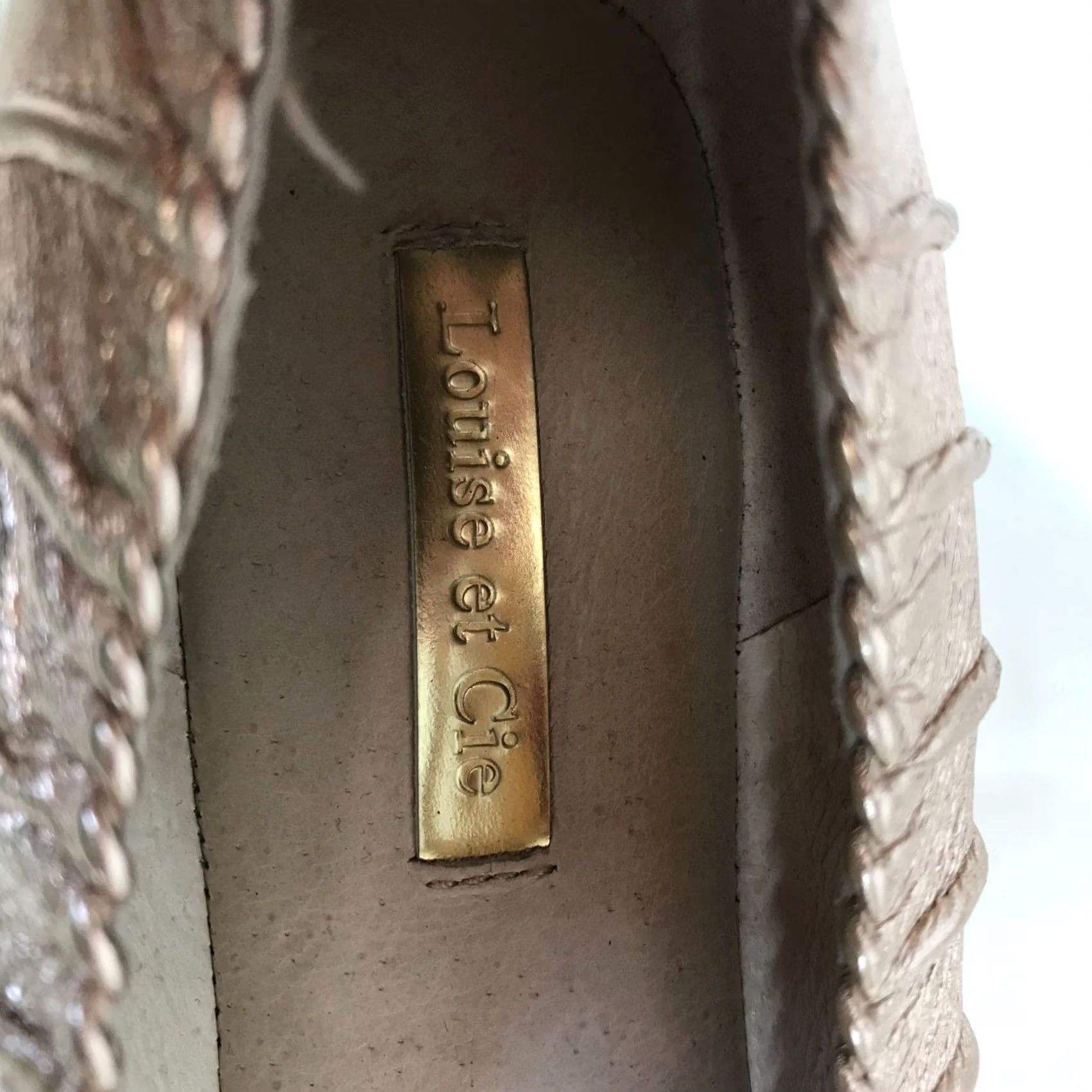Vintage LOUISE ET CIE WOMENS 11 BALLET FLAT with SMALL HEEL GOLD Leather Ashlin Bod Size US 11 / IT 41 - 8 Thumbnail