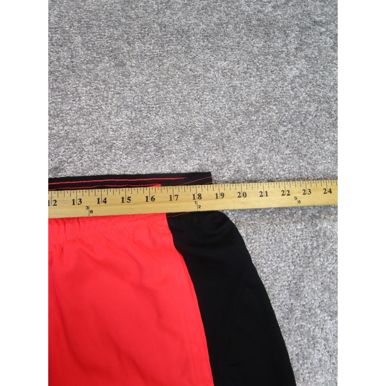 Under Armour Under Armour Shorts Womens 2XL Orange Red Colorblock Lightweight Gym Size 40" / US 18 - 6 Thumbnail