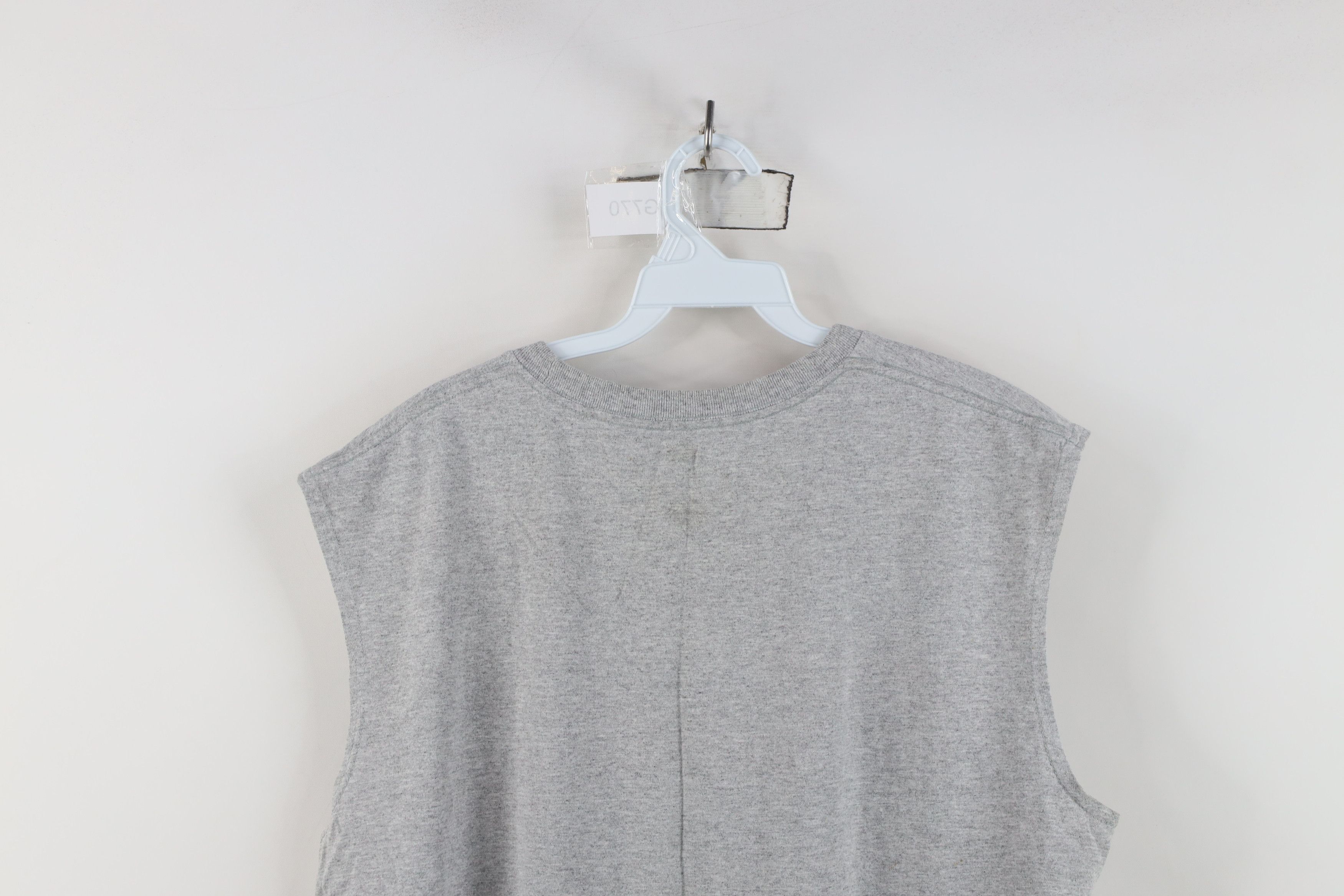 Vintage Vintage Y2K Indians Baseball Sleeveless Muscle T-Shirt Size US XL / EU 56 / 4 - 12 Thumbnail