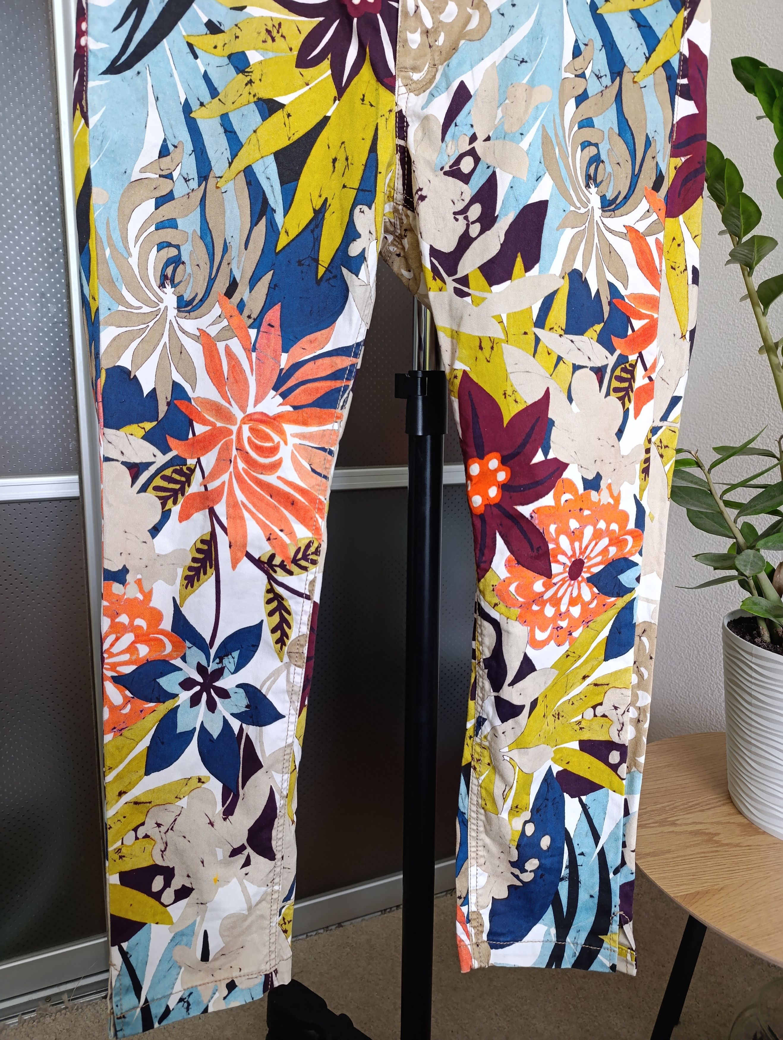 Bogner BOGNER WOMENS FLORAL SLIM FIT STRETCH DENIM PANTS Size 28" / US 6 / IT 42 - 11 Thumbnail