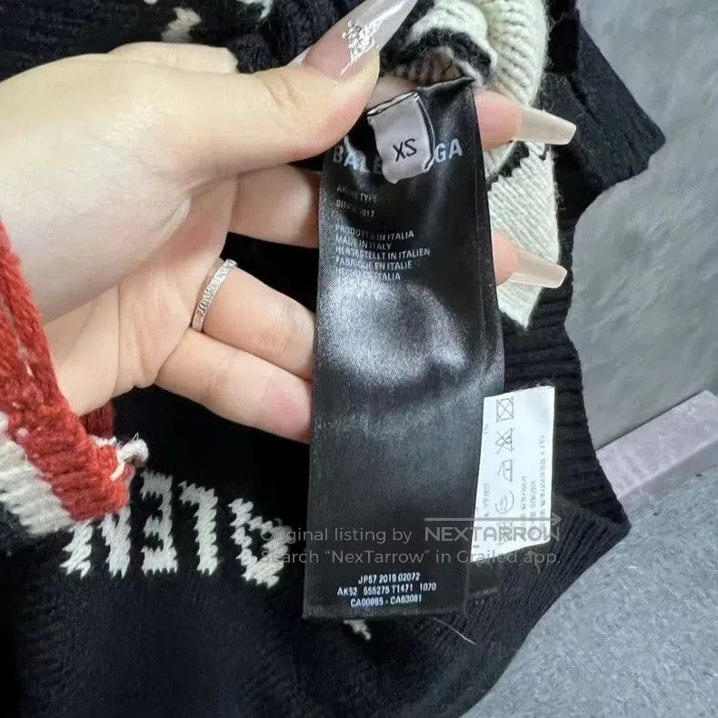 Balenciaga Balenciaga Black Logo All-Over Print V-neck Cardigan. Size US XS / EU 42 / 0 - 5 Thumbnail