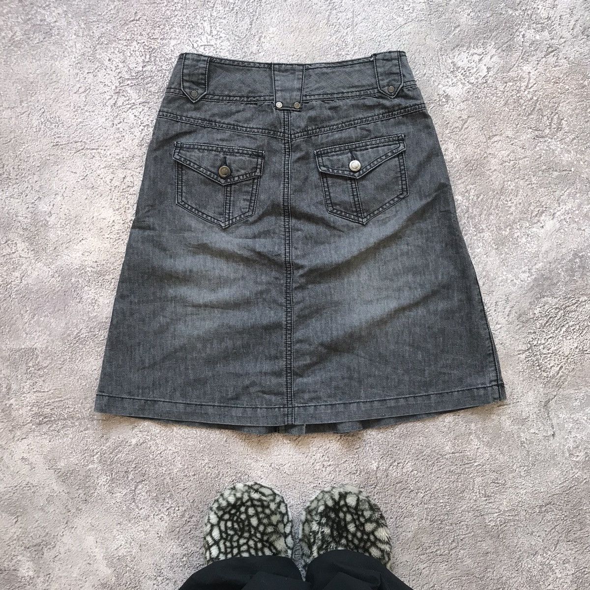 Vintage Y2K Vintage Midi Skirt Faded Black Streetwear Japanese 34 Size 24" / US 00 / IT 34 - 5 Thumbnail