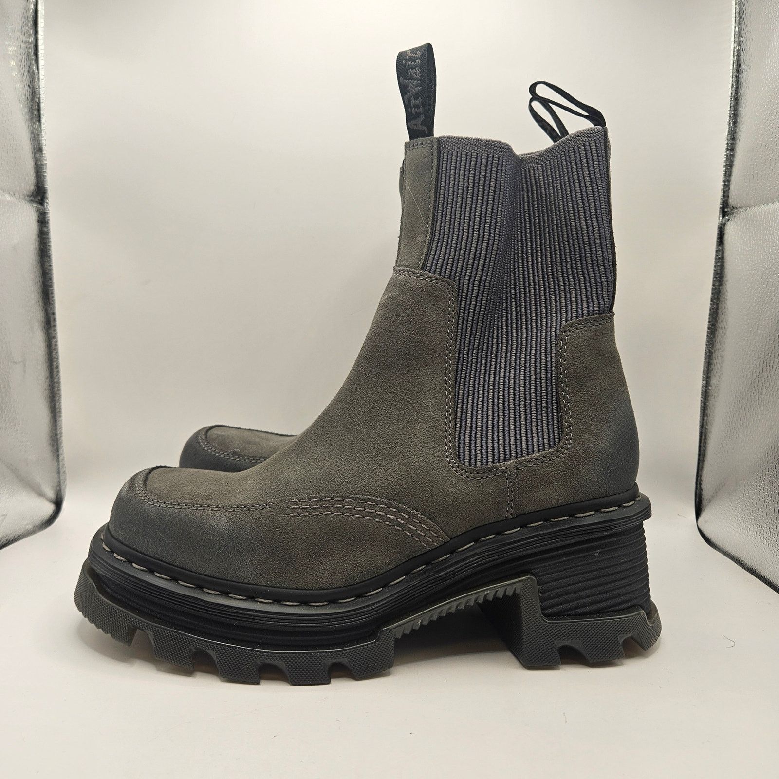 Dr. Martens DR MARTENS WOMEN'S 9 CORRAN CHELSEA BOOTS PLATFORM SOFT SUED Size US 9 / IT 39 - 2 Thumbnail