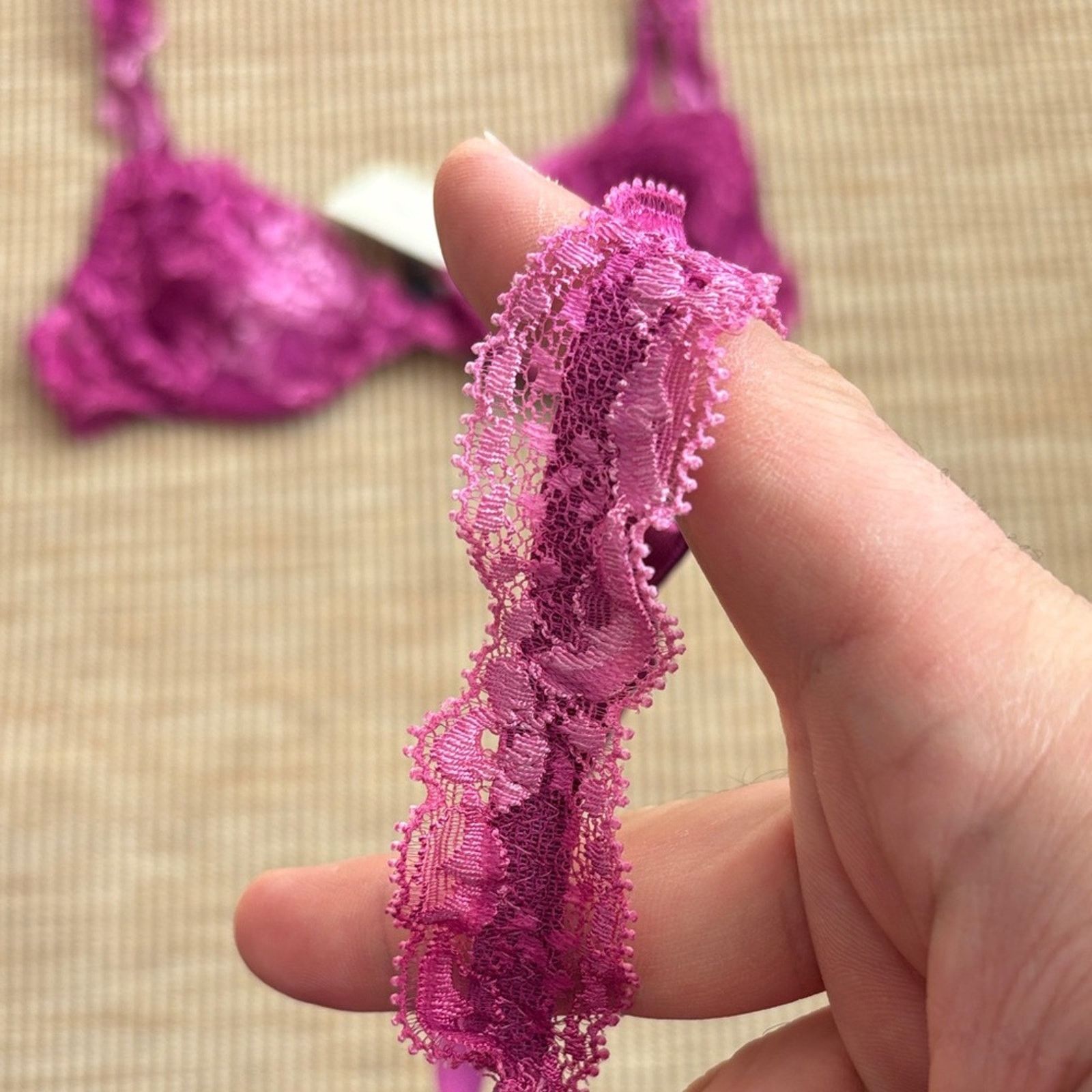 La Perla NWT La Perla Fuchsia Lace Bra 34B Size ONE SIZE - 7 Thumbnail