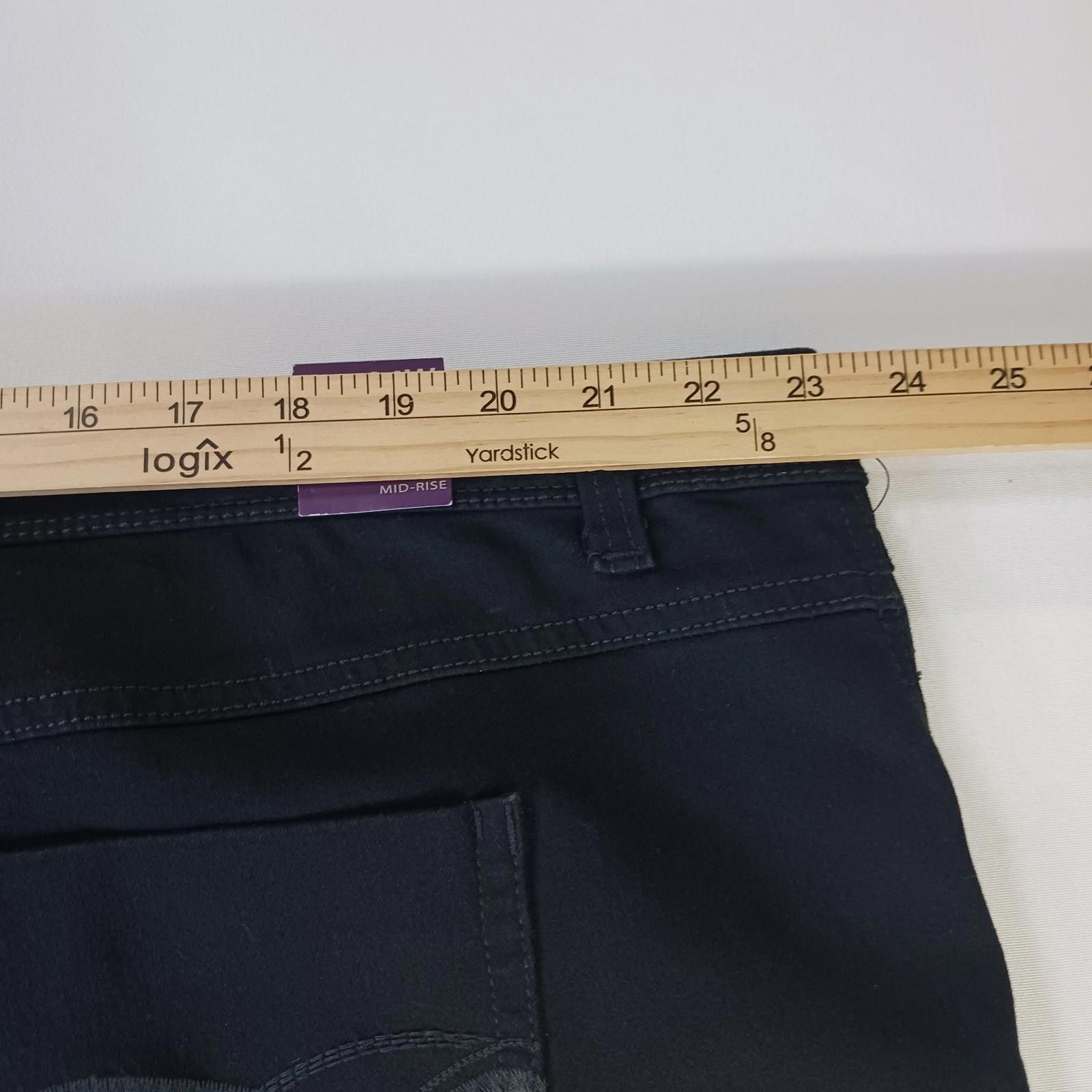Other Gloria Vanderbilt LCF23235R AVERY Womens Black Shorts Sz 24W Size 42" / US 20 - 7 Thumbnail