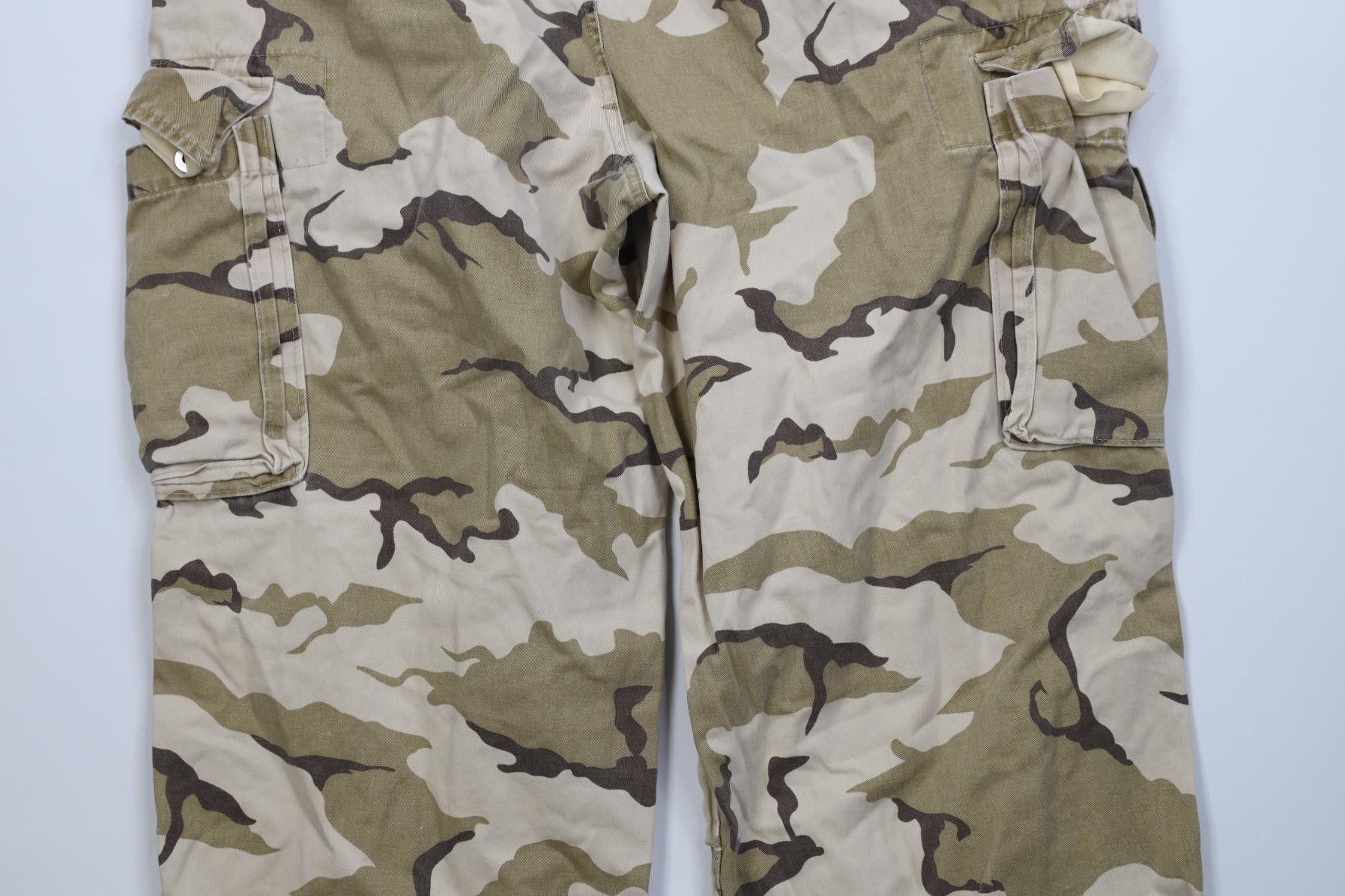 Vintage Vintage 90s Y2K Streetwear Camouflage Wide Leg Cargo Pants Size US 38 / EU 54 - 14 Thumbnail