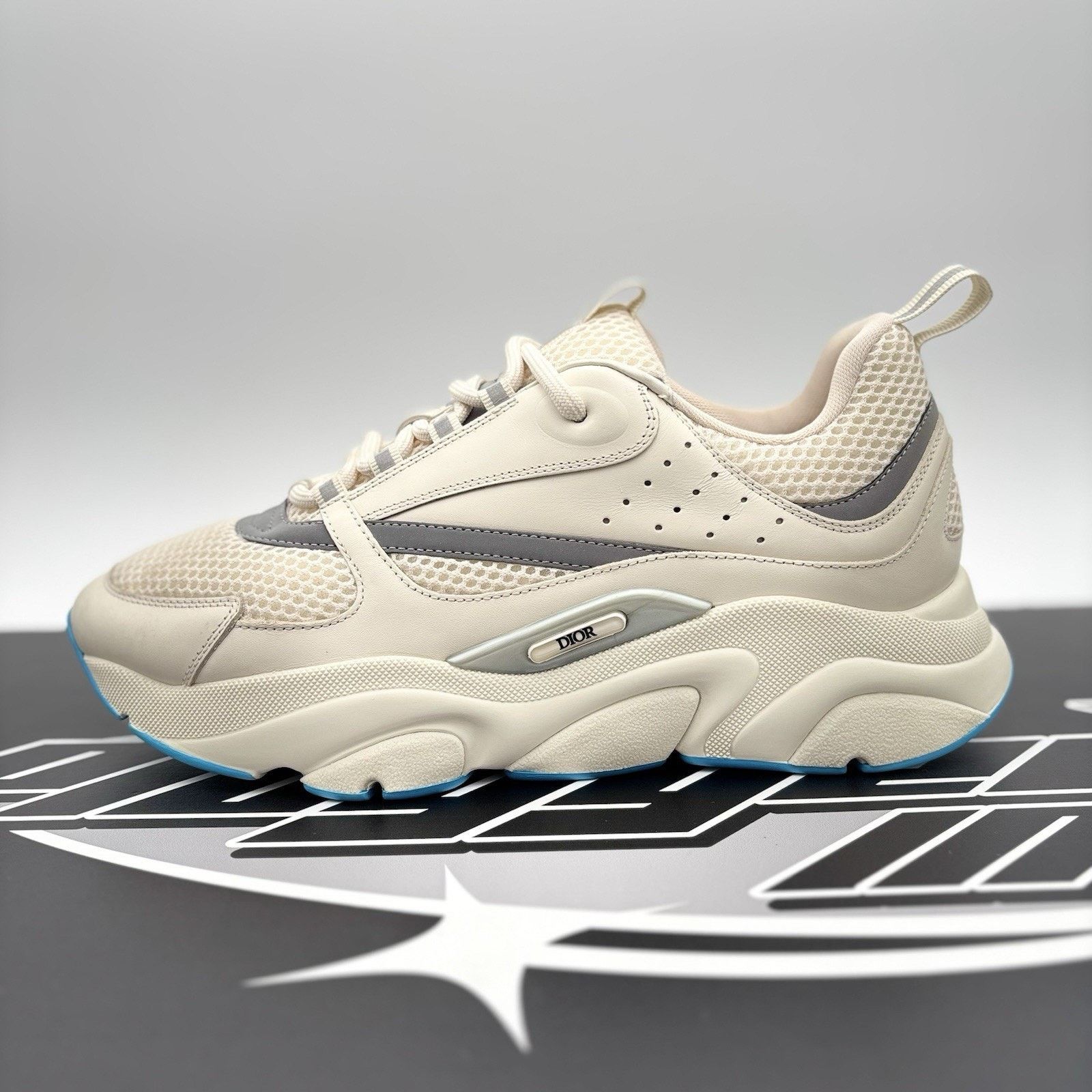 Dior Dior B22 Sneaker ' Cream, Light Blue ' | SUPER CLEAN! Size US 10 / EU 43 - 11 Thumbnail