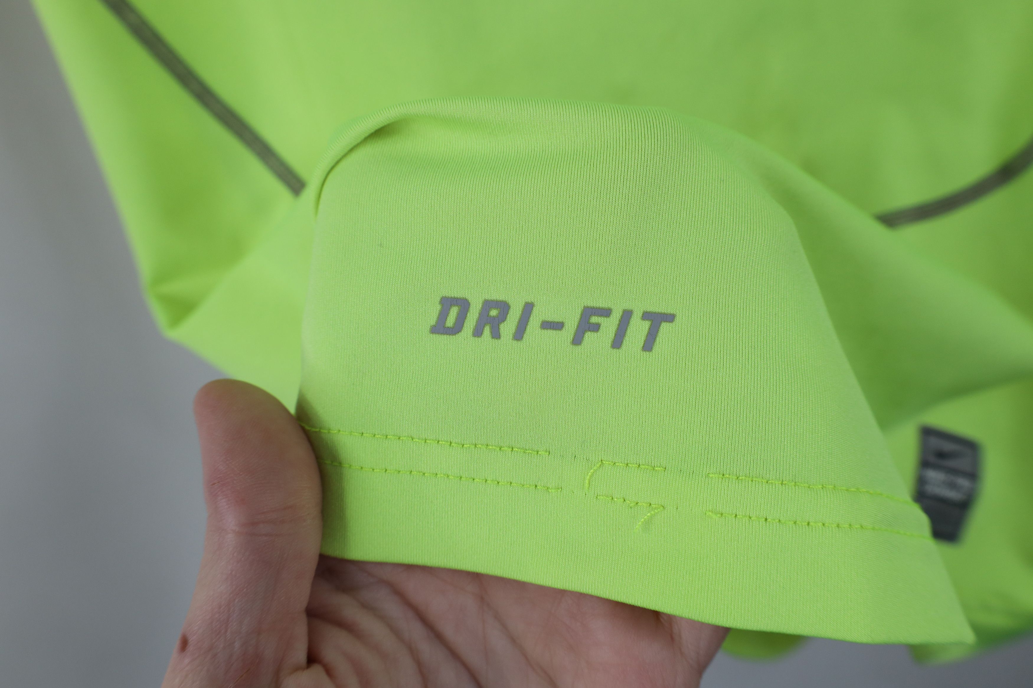 Nike Nike Pro Combat Training Short Sleeve T-Shirt Volt Yellow Size US S / EU 44-46 / 1 - 7 Thumbnail