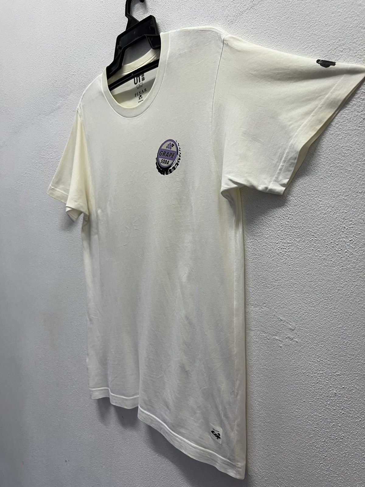 Disney × Uniqlo UNIQLO DISNEY PIXAR UP GRAPE SODA TEE SHIRT Size US L / EU 52-54 / 3 - 5 Thumbnail