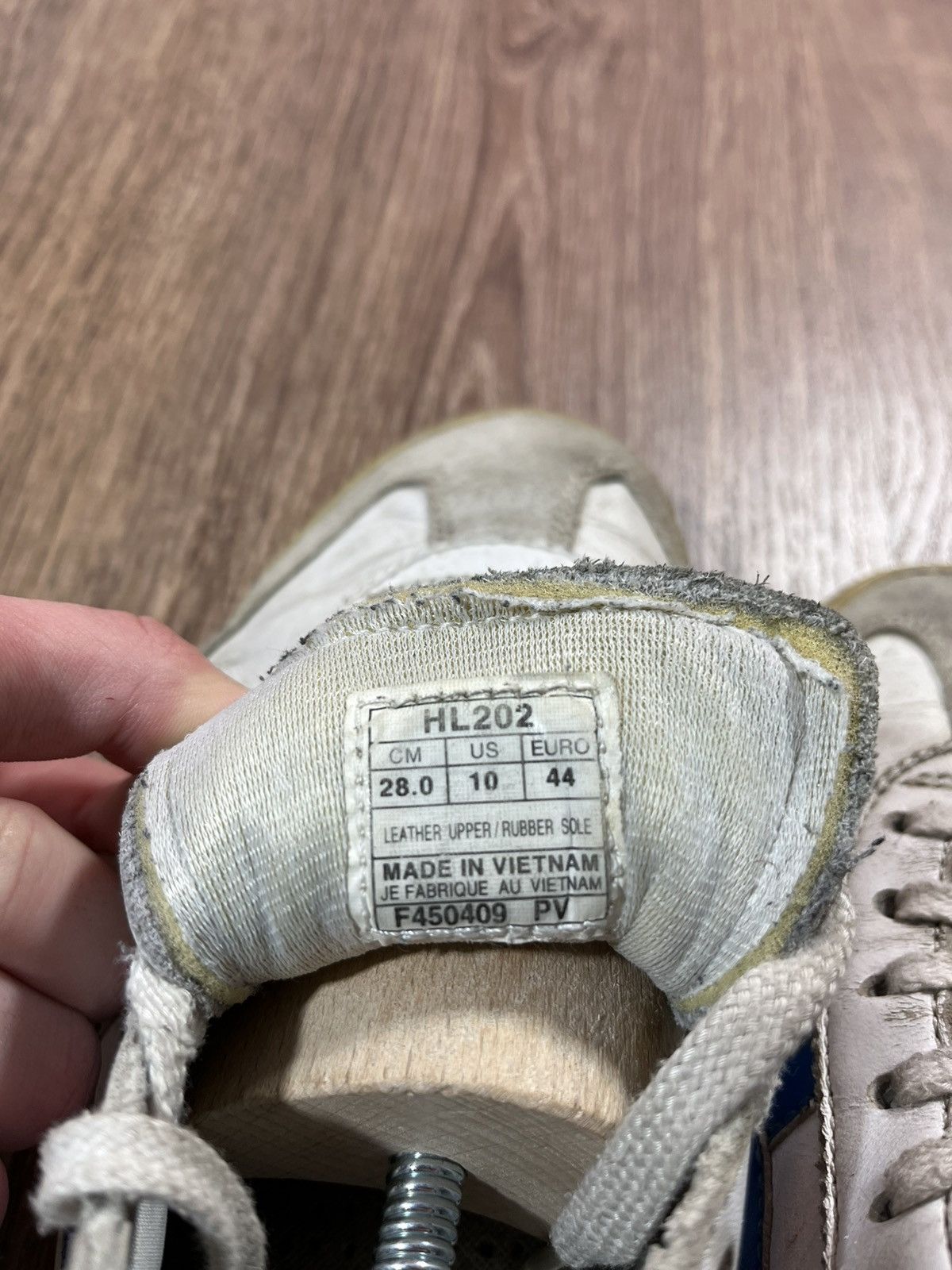 Asics Asics Onitsuka Tiger🐯 Distressed Vintage Sneakers Size US 10 / EU 43 - 25 Thumbnail