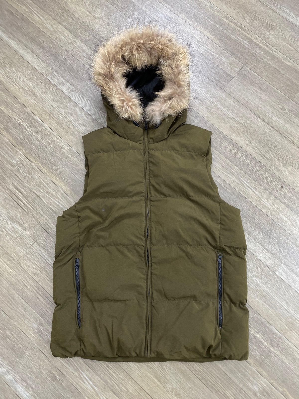 GU 2000s GU Fur Vest Puffer Down Jacket Size US L / EU 52-54 / 3 - 1 Thumbnail