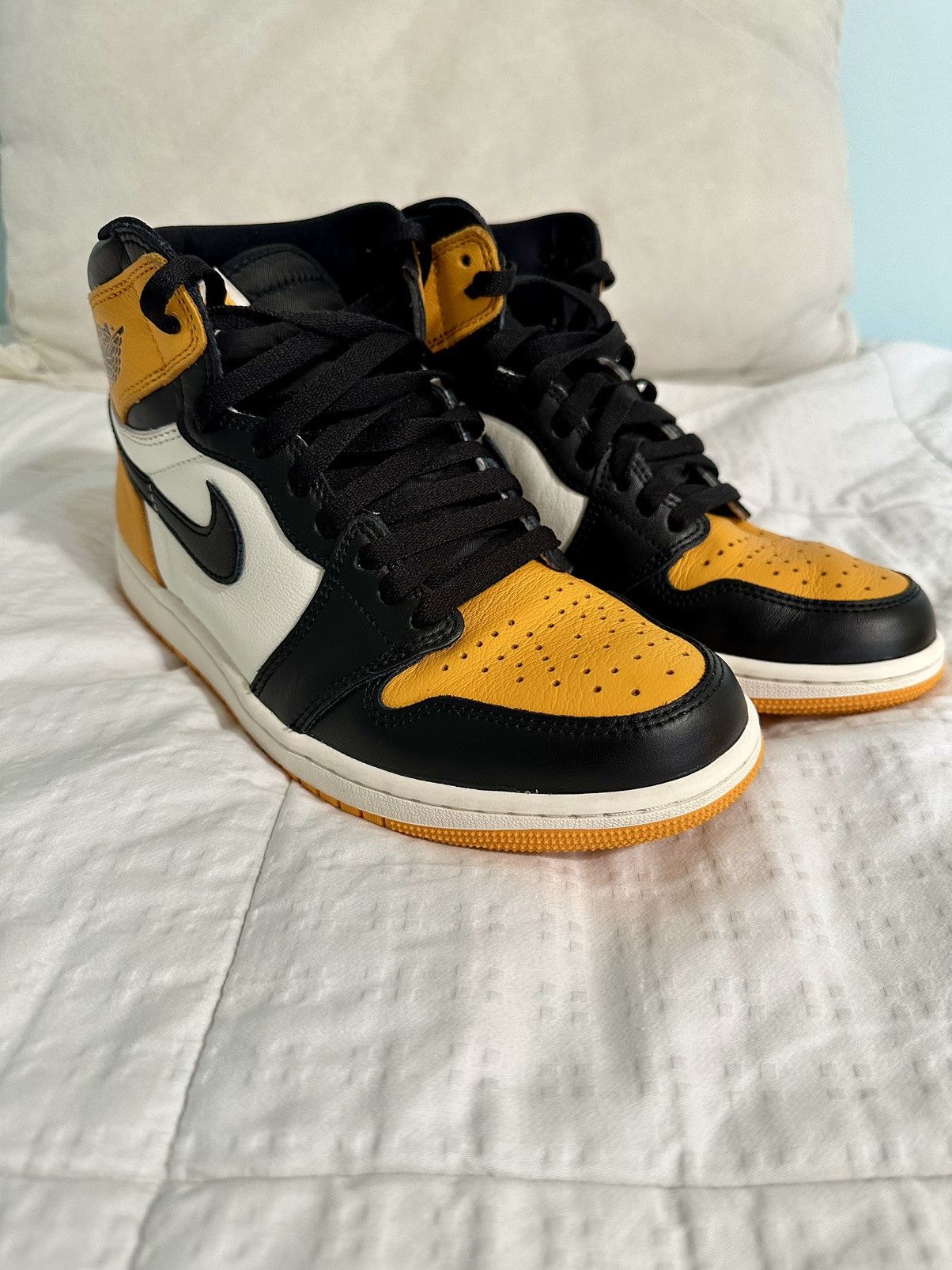 Jordan Brand Air Jordan 1 Retro High OG Taxi Size US 8.5 / EU 41-42 - 2 Thumbnail
