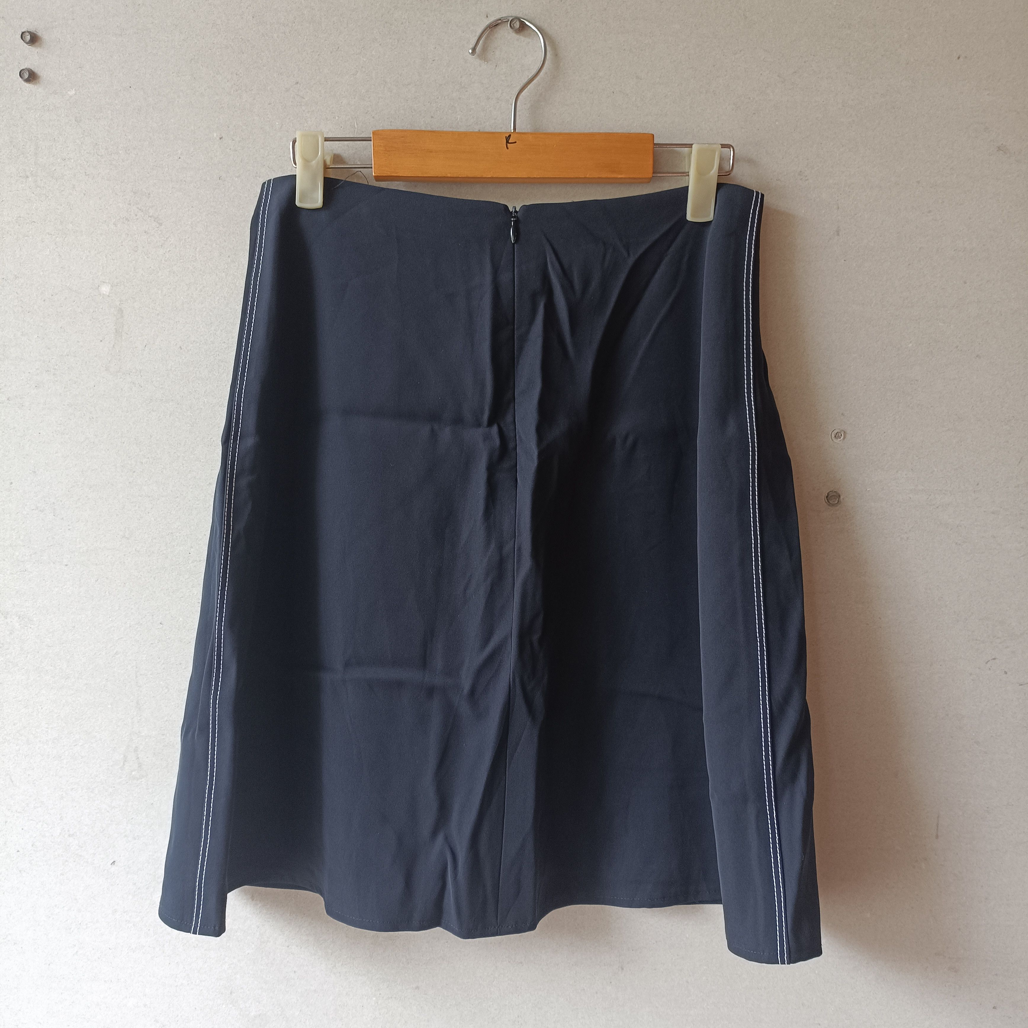 Louis Vuitton Louis Vuitton Skirt blue navy workwear uniformes Size 28" / US 6 / IT 42 - 1 Thumbnail