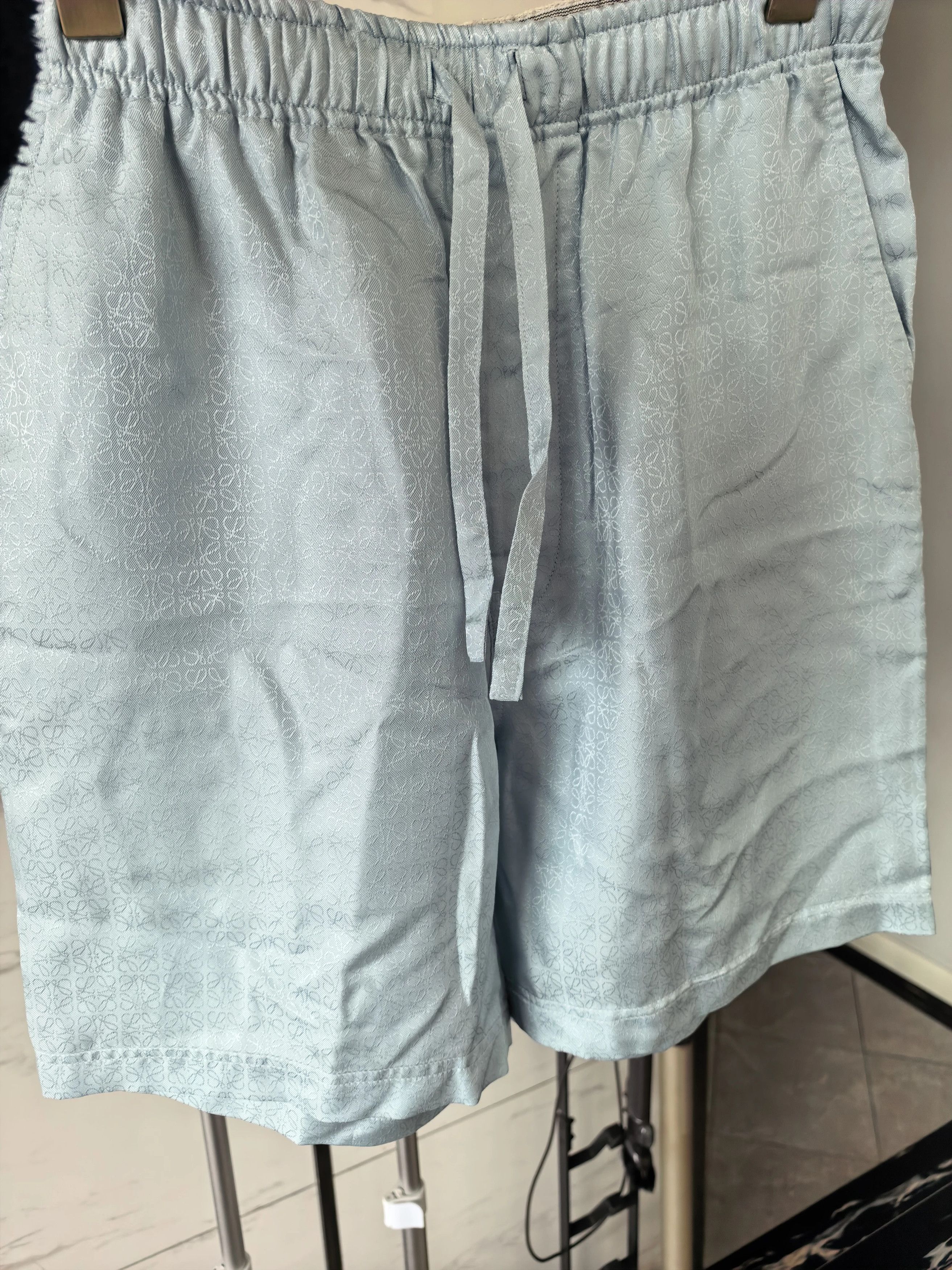 Loewe LOEWE ss23 silk full logo short 46 unisex new Size US 30 / EU 46 - 6 Thumbnail