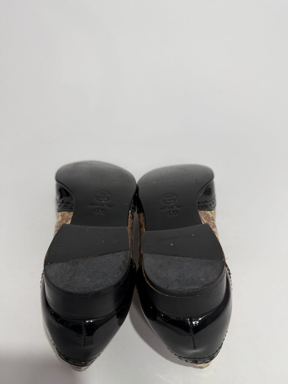 Chanel Chanel Metallic Gold & Black Cap-Toe Loafers Brogue 37EU Size US 7 / IT 37 - 4 Thumbnail