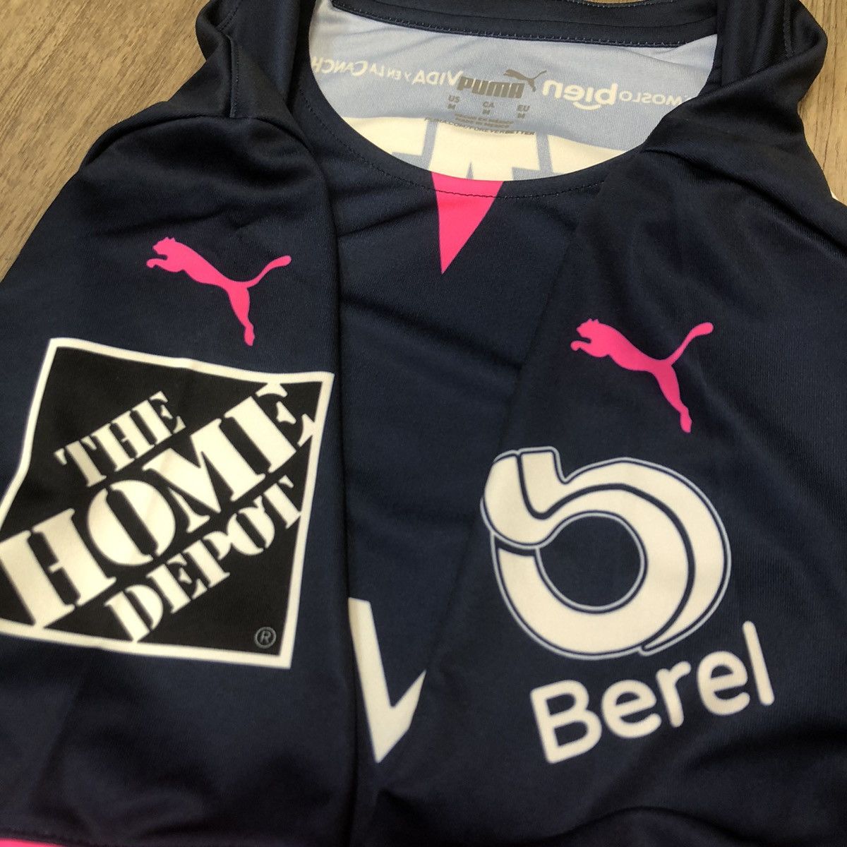 Nike Monterrey 21/22 Breast cancer awareness special jersey Size US M / EU 48-50 / 2 - 6 Thumbnail