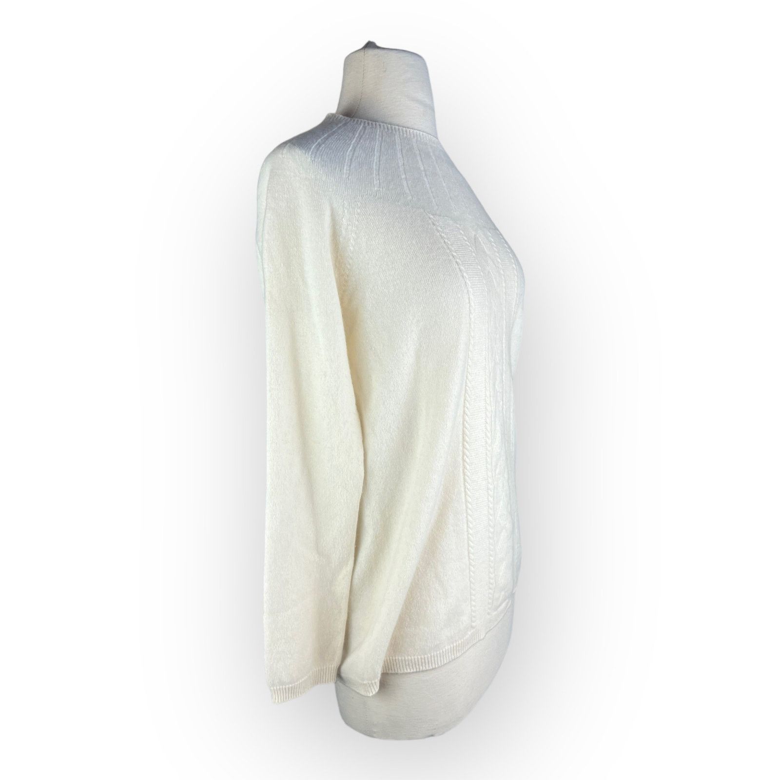Brooks Brothers Brooks Brothers Women 100% Cashmere Sweater White Cream Size S / US 4 / IT 40 - 2 Thumbnail