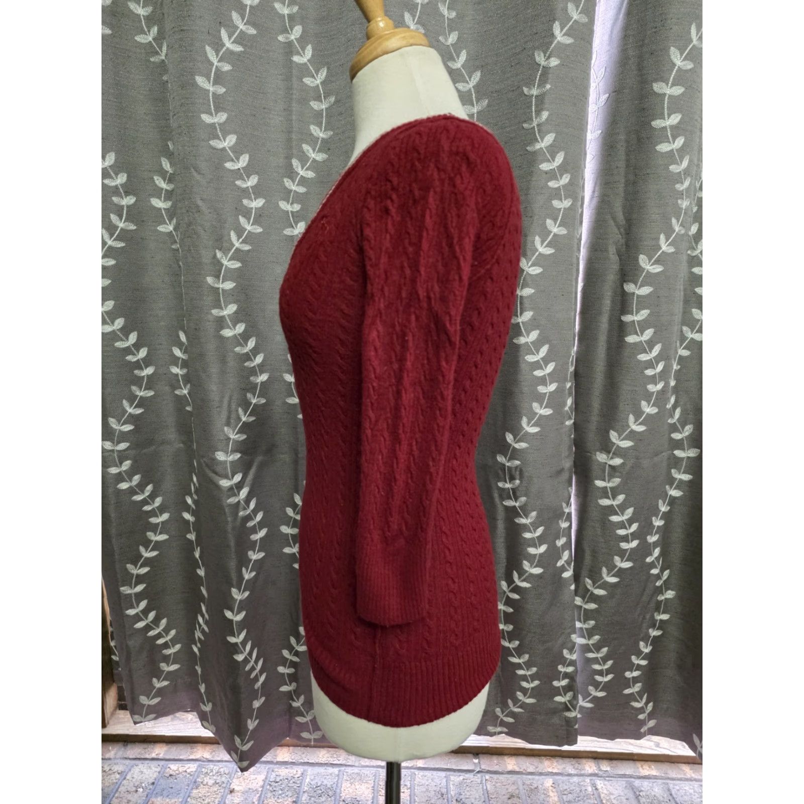 Abercrombie & Fitch VINTAGE Abercrombie & Fitch Cable Knit Long Sleeve Stretch Top Red Women's Large Blouse Slim V-Neck 3/4 Sleeve Embroidered Preppy 90s Casual Shirt Size L / US 10 / IT 46 - 4 Thumbnail