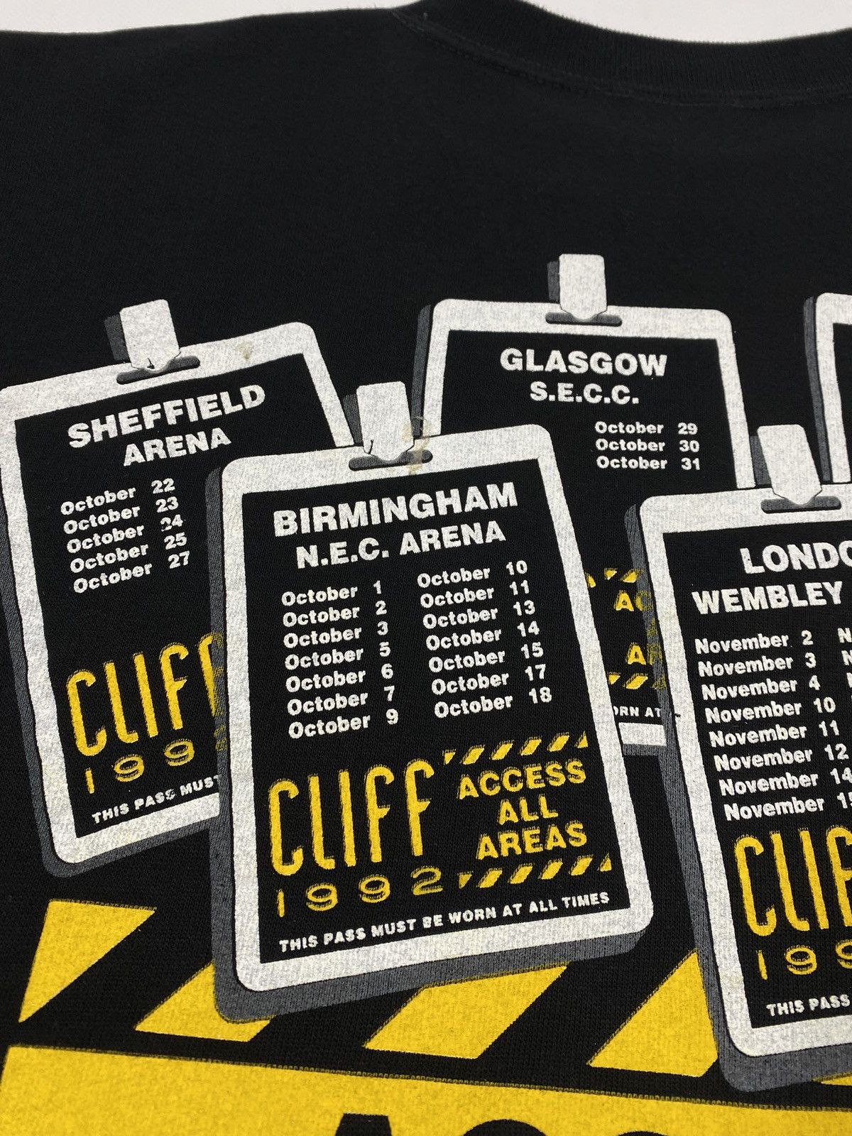 Band Tees 🔥LASTDROP🔥 1992 Cliff Richard Access All Areas Sweatshirt Size US XL / EU 56 / 4 - 12 Thumbnail