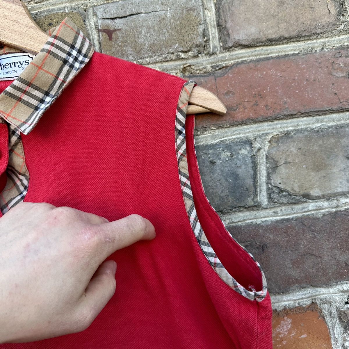 Burberry Burberrys Burberry Vintage Polo Red Shirt Tank Top L Wmns Size L / US 10 / IT 46 - 4 Thumbnail