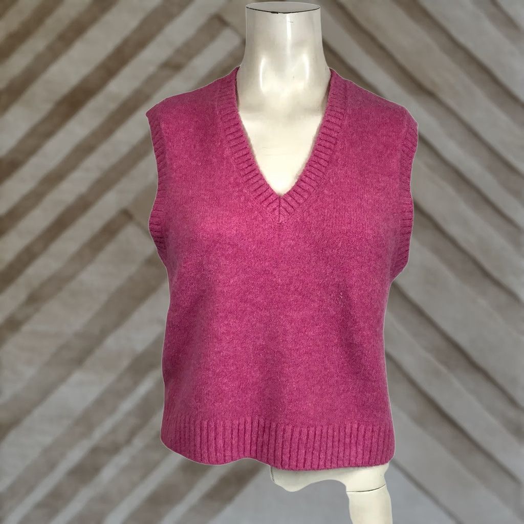 J.Crew J Crew V Neck Sweater Vest S Pink Extra Soft Sleeveless Size S / US 4 / IT 40 - 1 Thumbnail